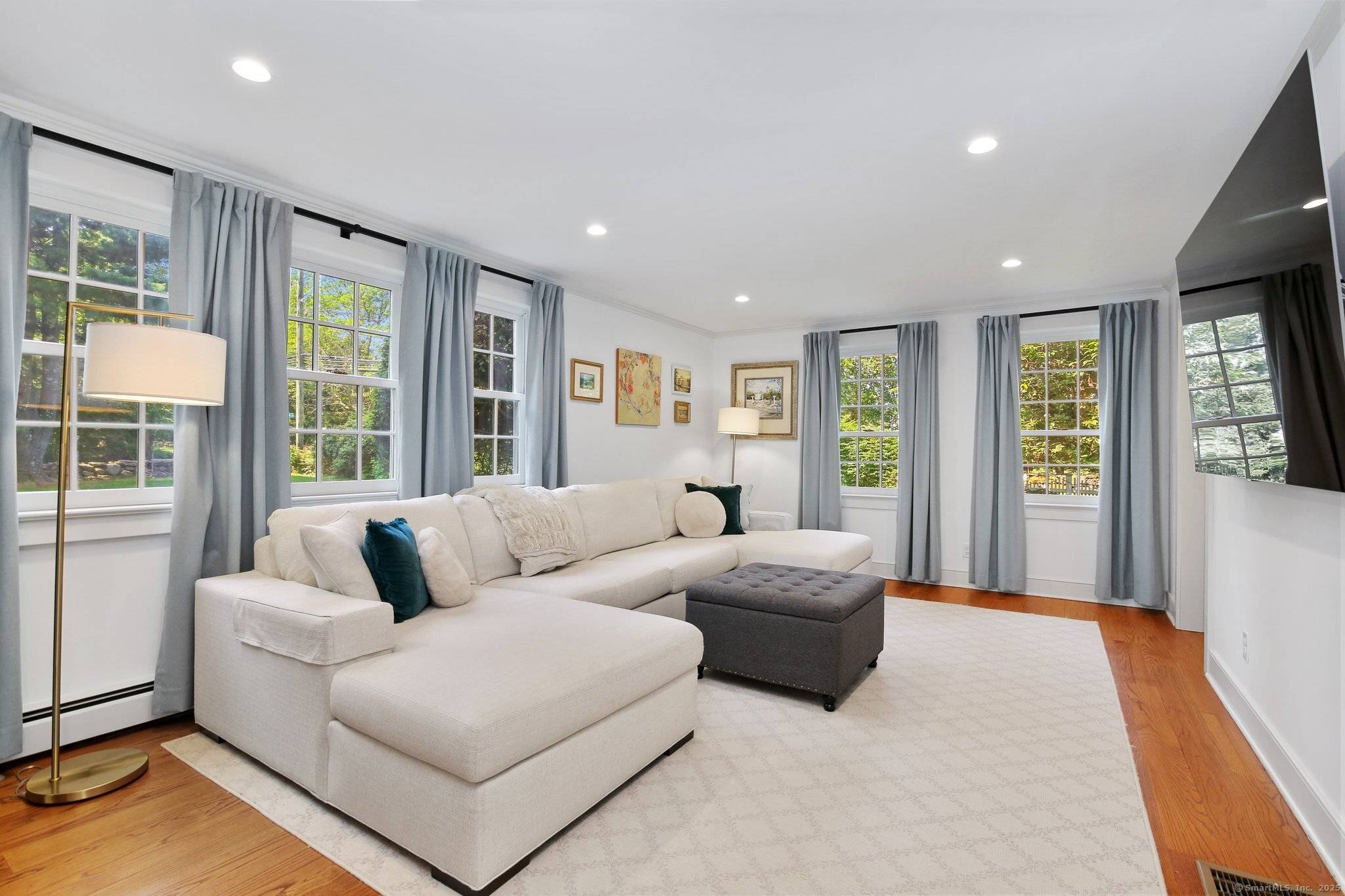 Stamford, CT 06905,1569 Newfield Avenue