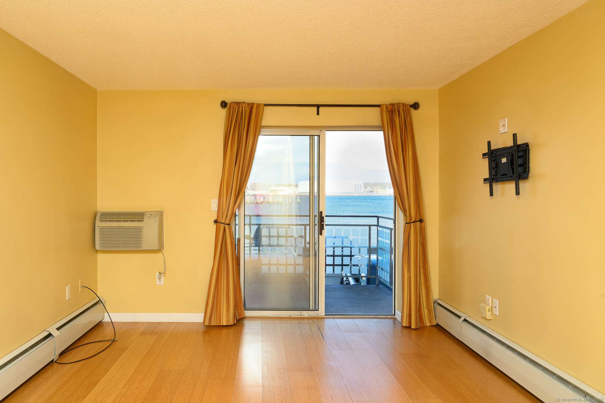 New London, CT 06320,184 Pequot Avenue #104