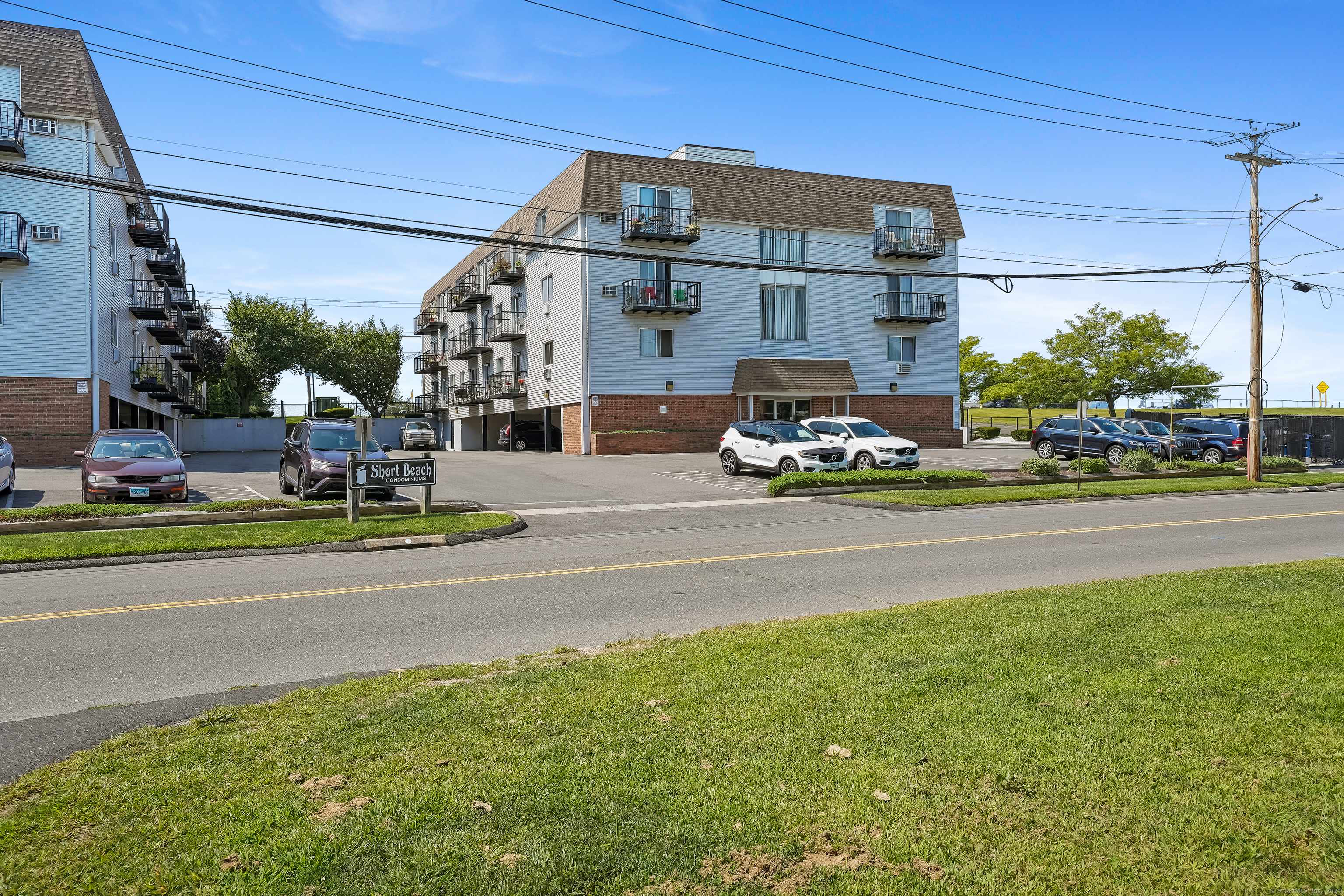 Stratford, CT 06615,115 Short Beach Road #109