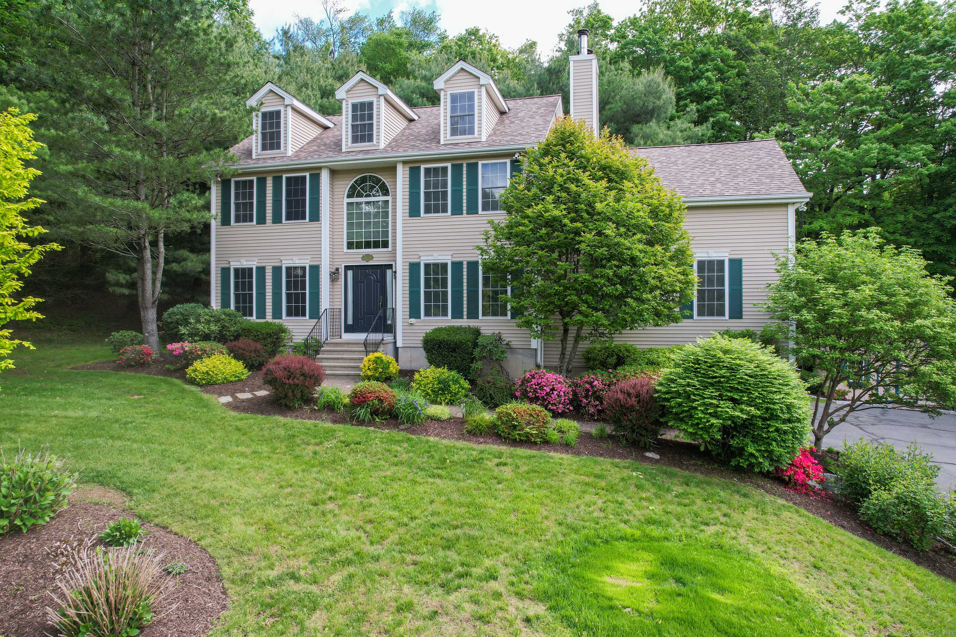 Cheshire, CT 06410,40 Nathan Hale Court