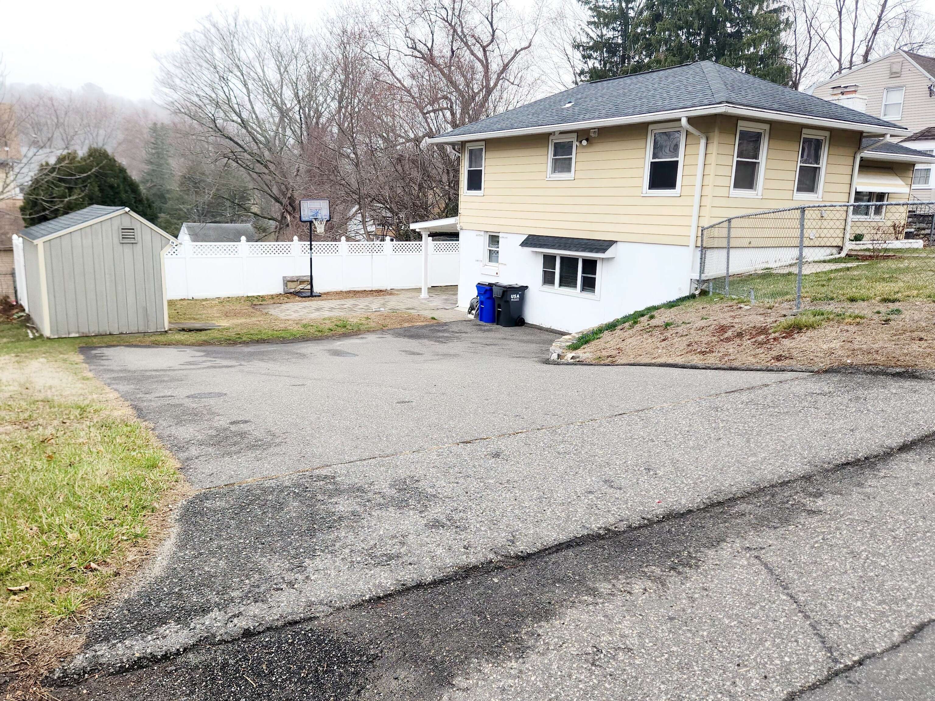Watertown, CT 06795,186 Greenwood Street