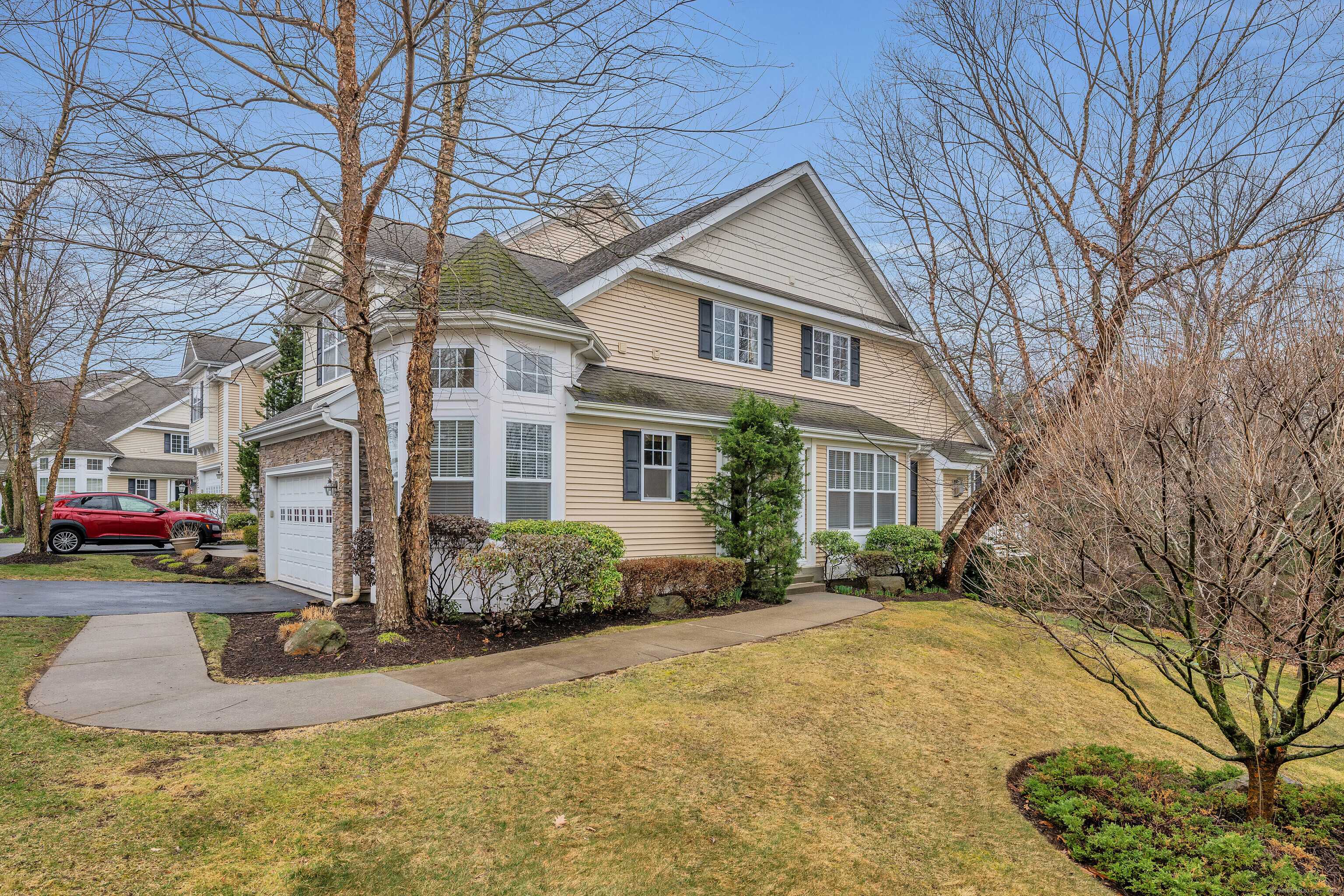 Middlebury, CT 06762,1 Dogwood Court #1