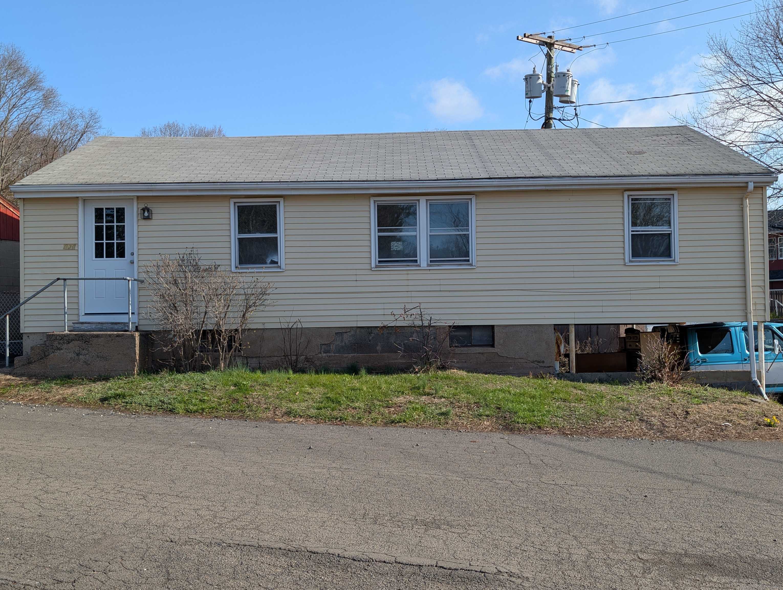 Middlefield, CT 06481,207 Main Street