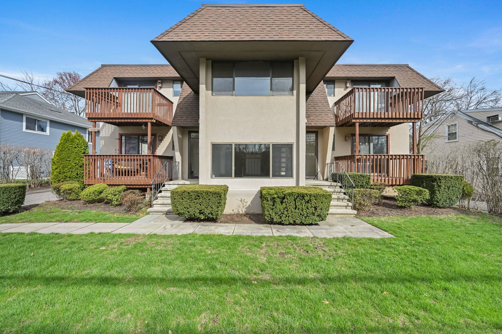 Stamford, CT 06907,1242 Hope Street #APT 2