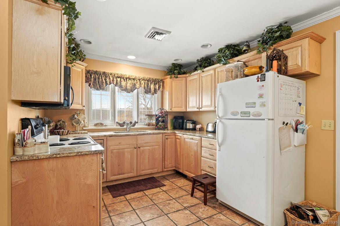 New Milford, CT 06776,93 Park Lane Road #A