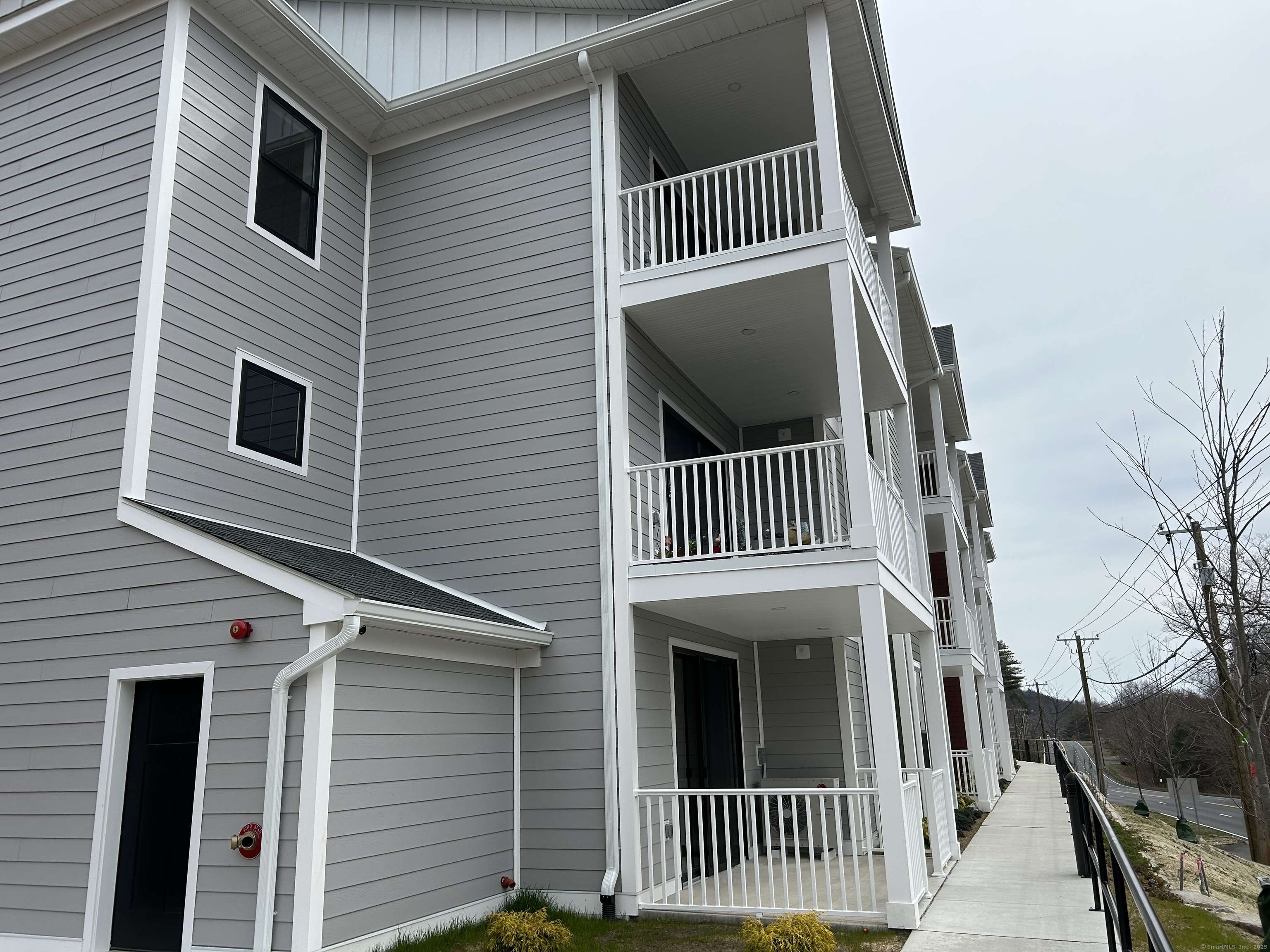 Canton, CT 06019,401 Albany Turnpike #308