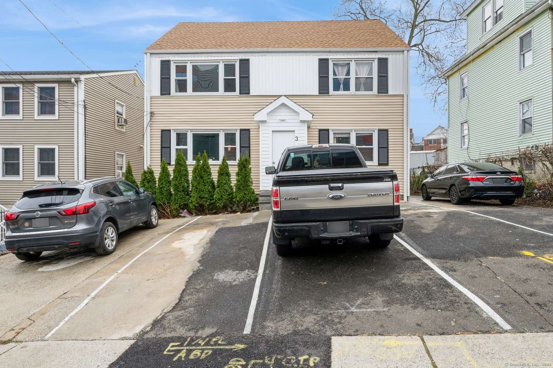 Stamford, CT 06902,3 Hillhurst Street