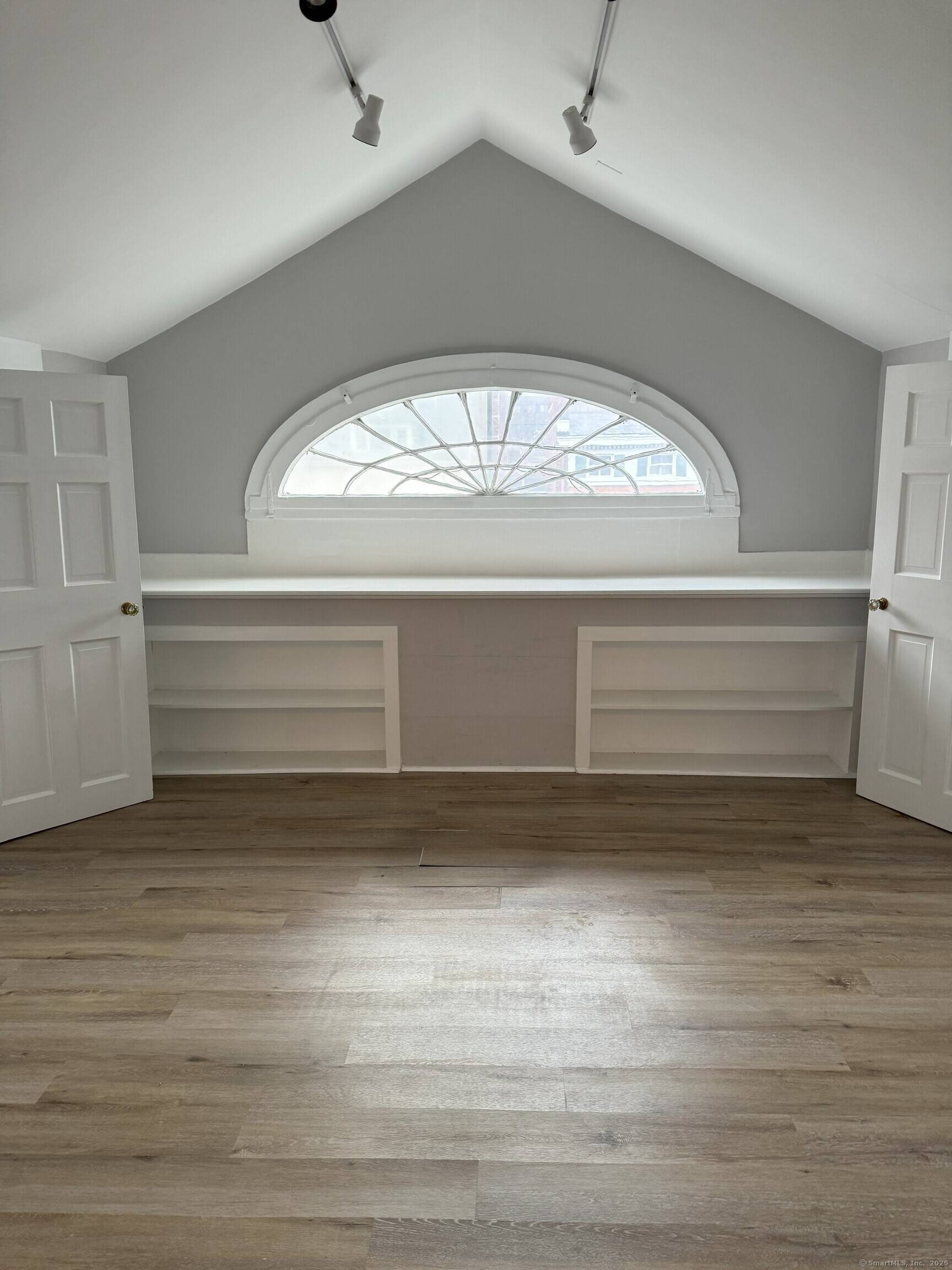 New Haven, CT 06510,32 Elm Street