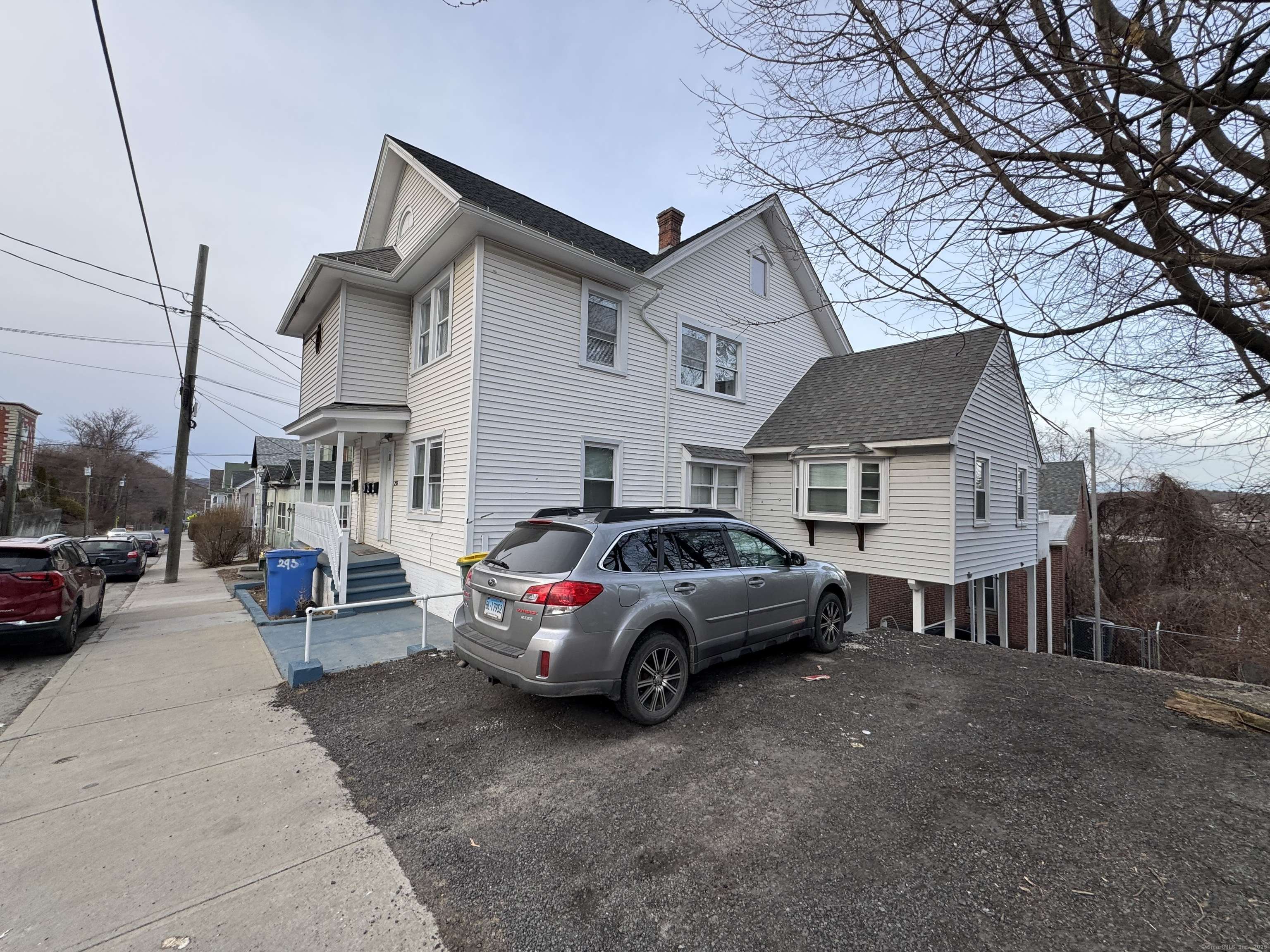 Waterbury, CT 06708,293 Congress Avenue
