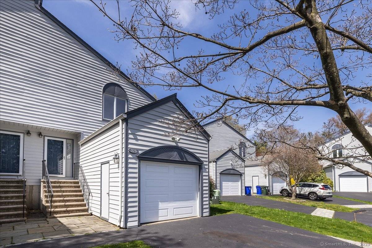 Fairfield, CT 06824,375 High Street #375