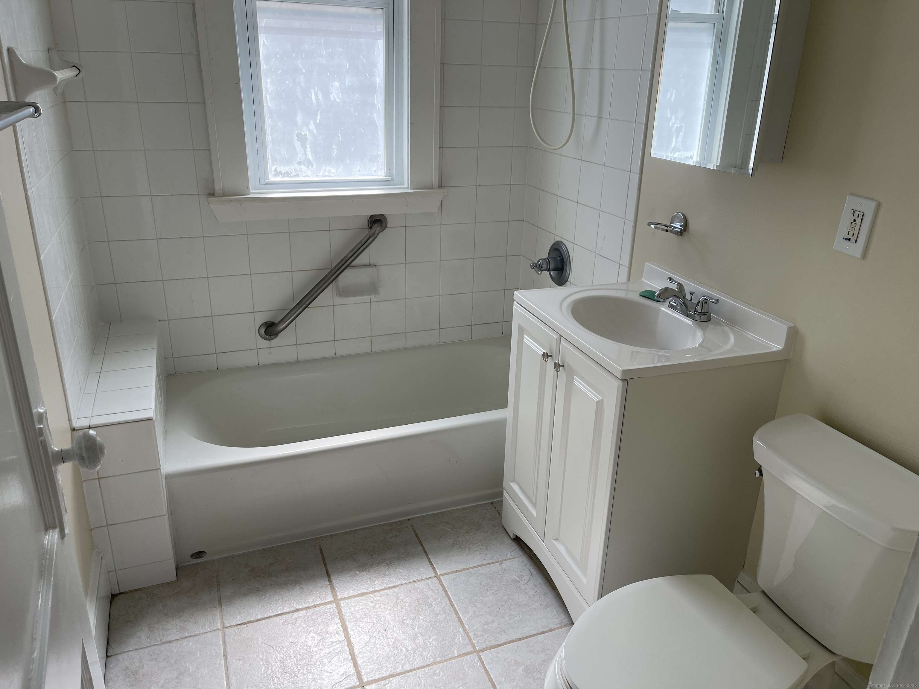 Bridgeport, CT 06605,33 Homestead Avenue #2