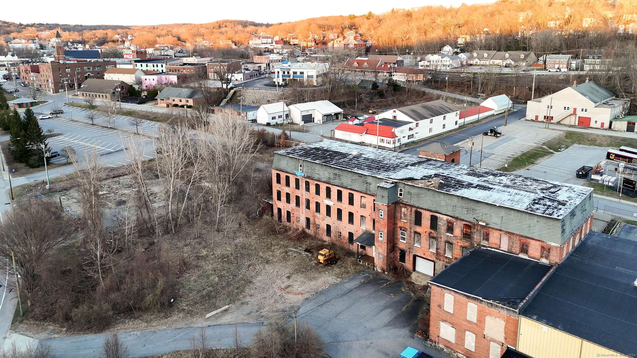Putnam, CT 06260,83 Canal Street