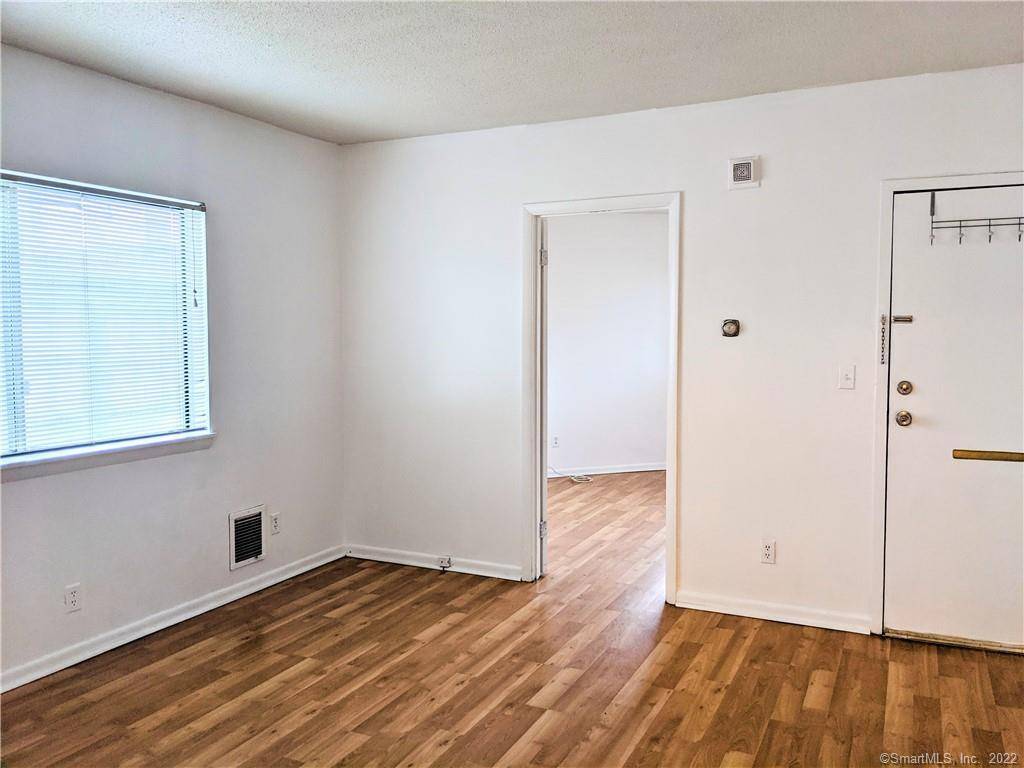 Norwalk, CT 06855,276 East Avenue #1