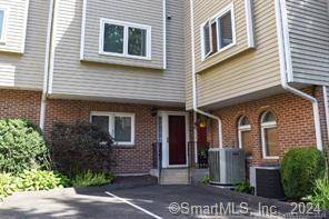 Norwalk, CT 06850,7 Seir Hill Road #13
