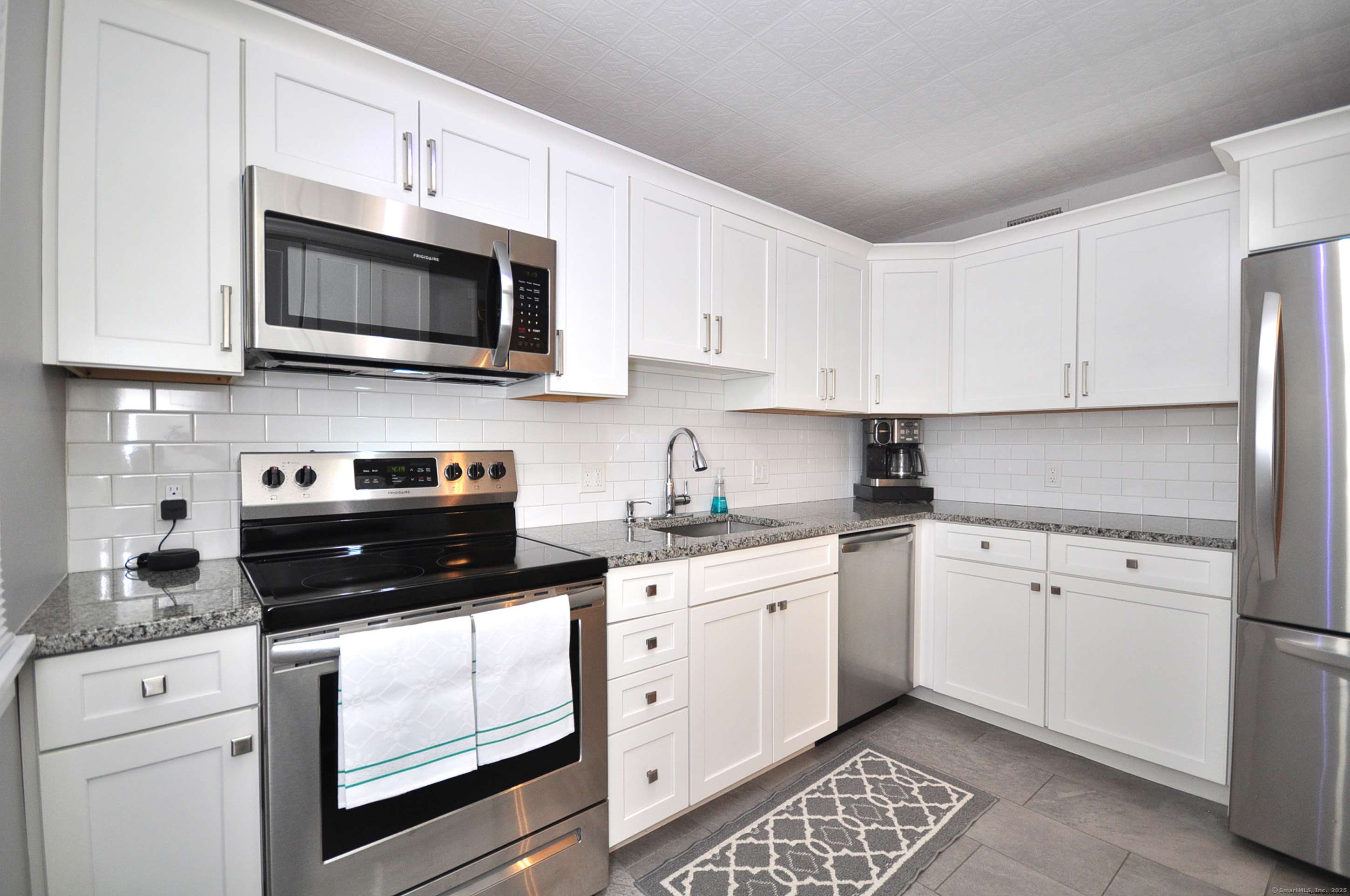 Southbury, CT 06488,596 Heritage Village #A