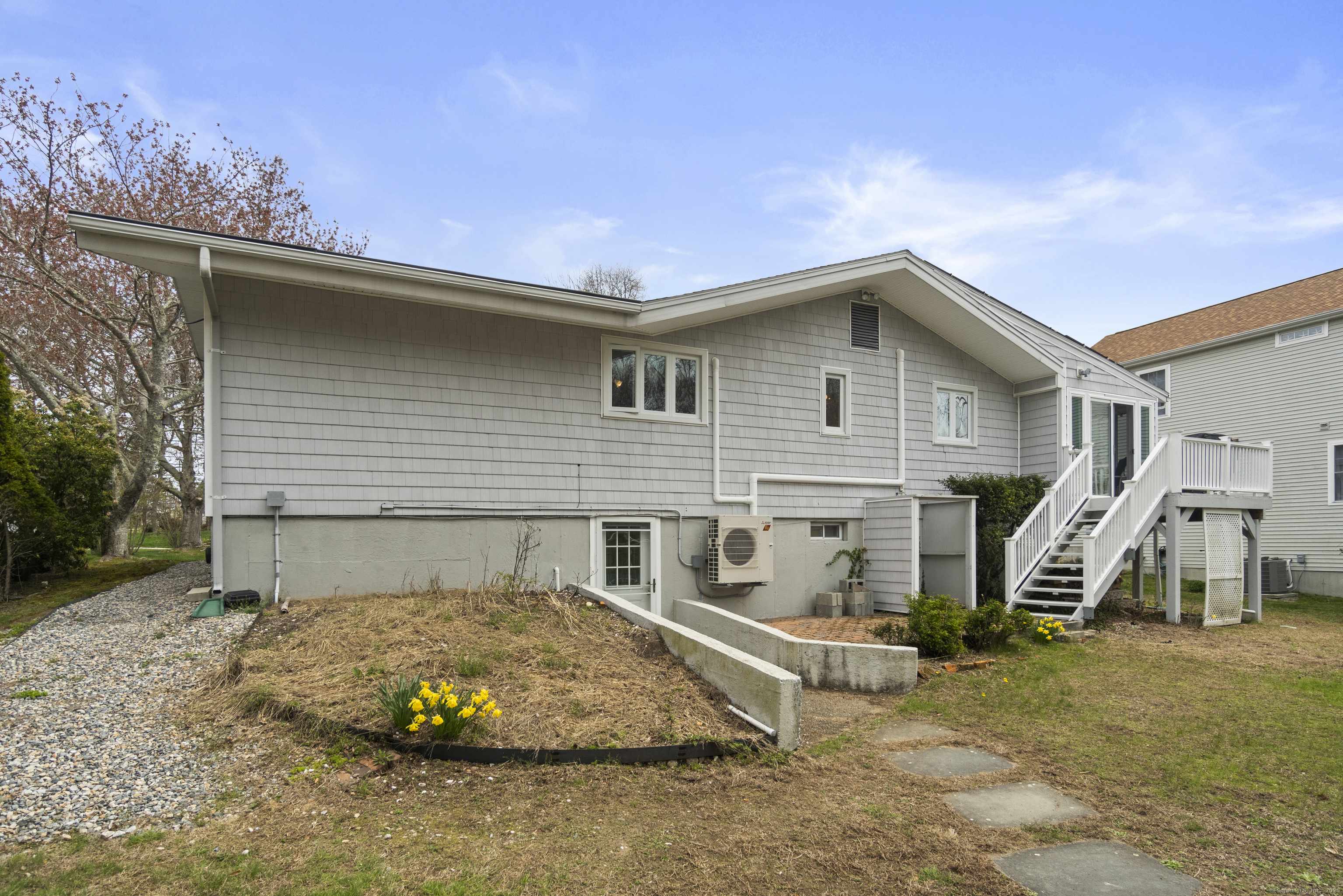 East Lyme, CT 06357,33 Cottage Lane
