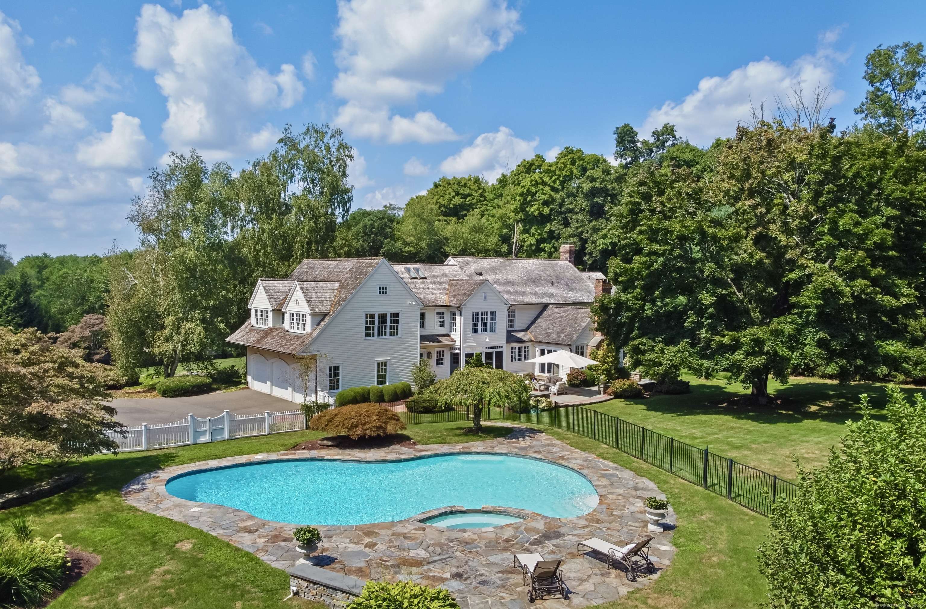 Fairfield, CT 06824,3010 Redding Road
