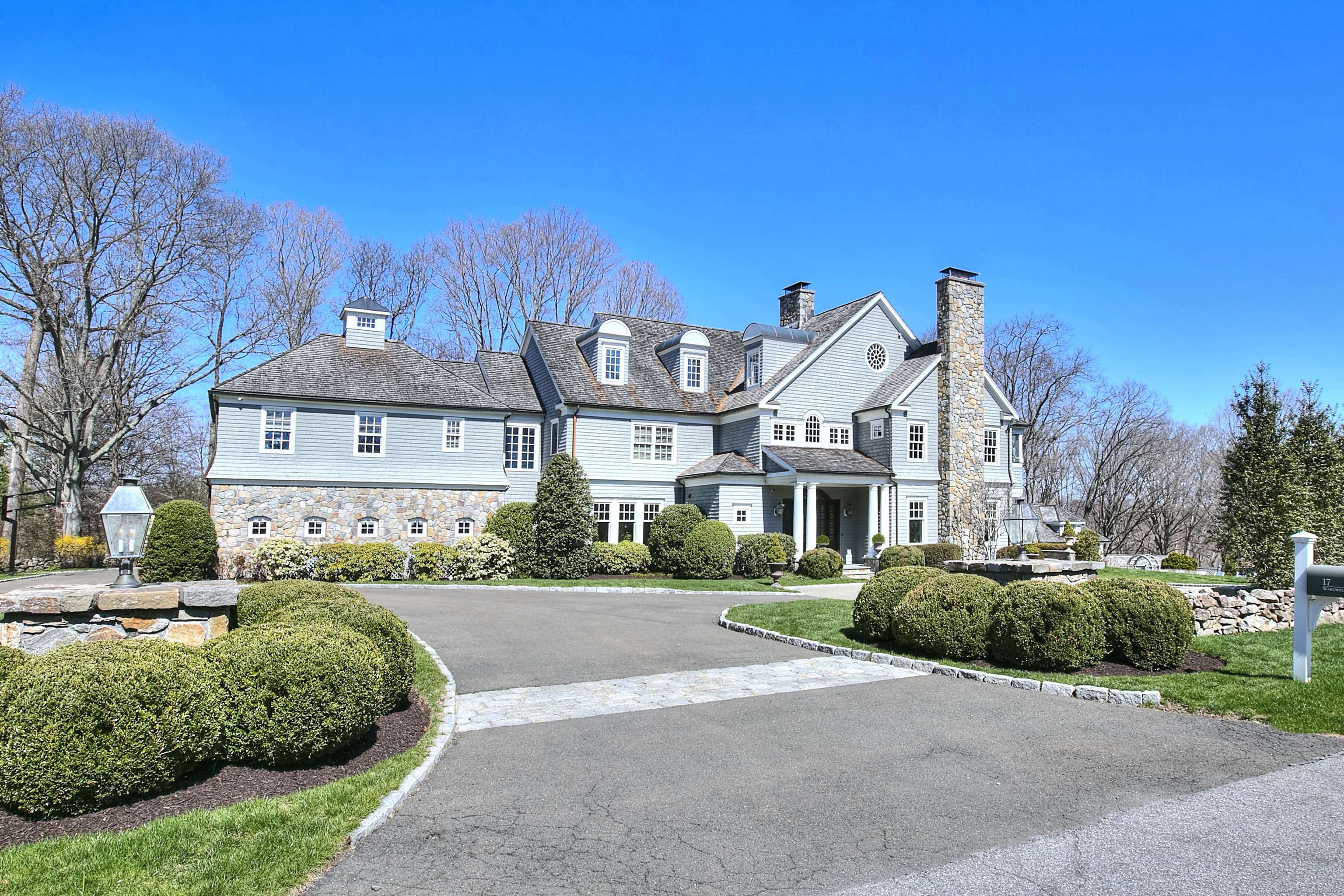 New Canaan, CT 06840,17 Wardwell Drive