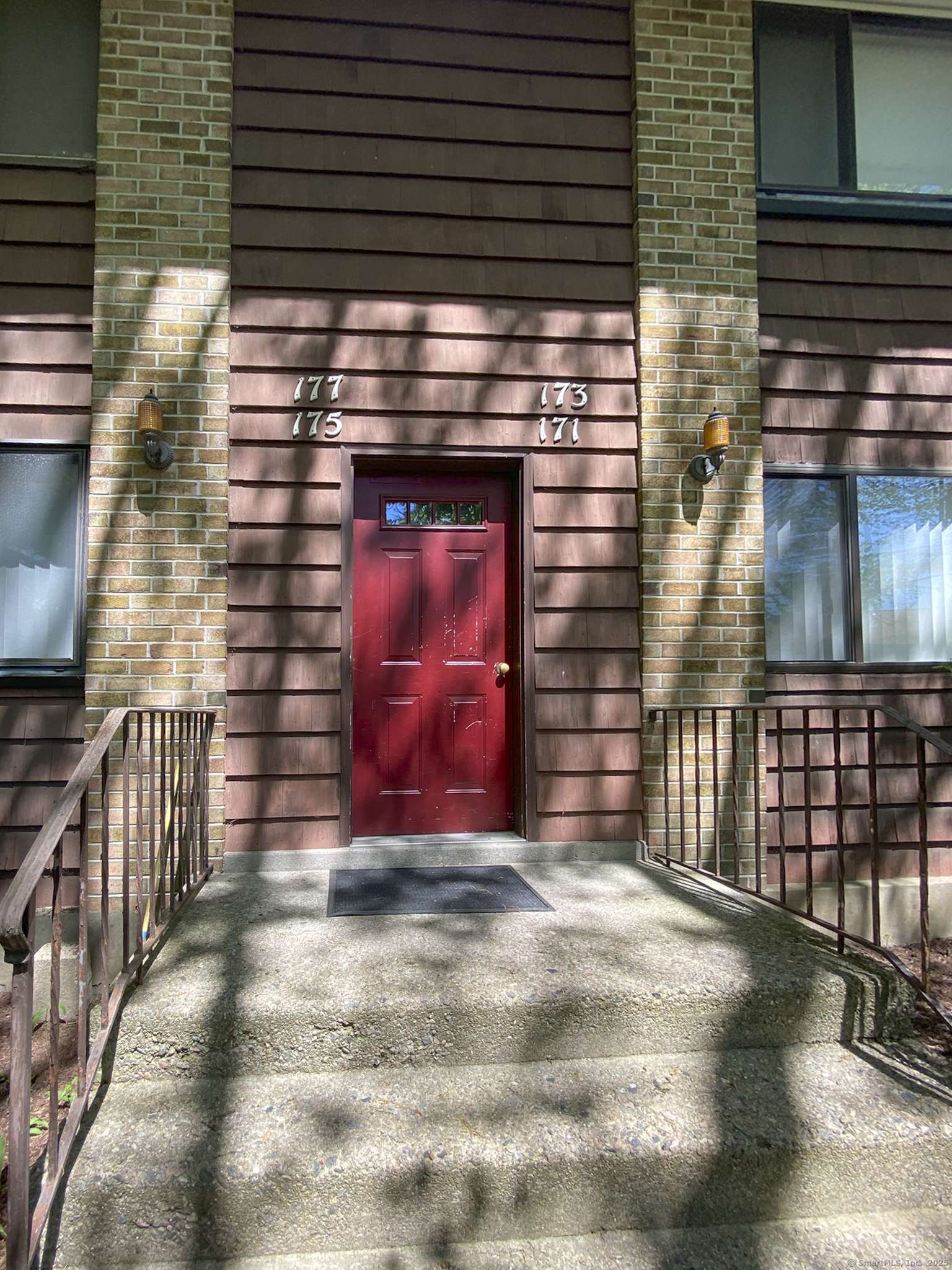Bridgeport, CT 06606,177 Kennedy Drive #177