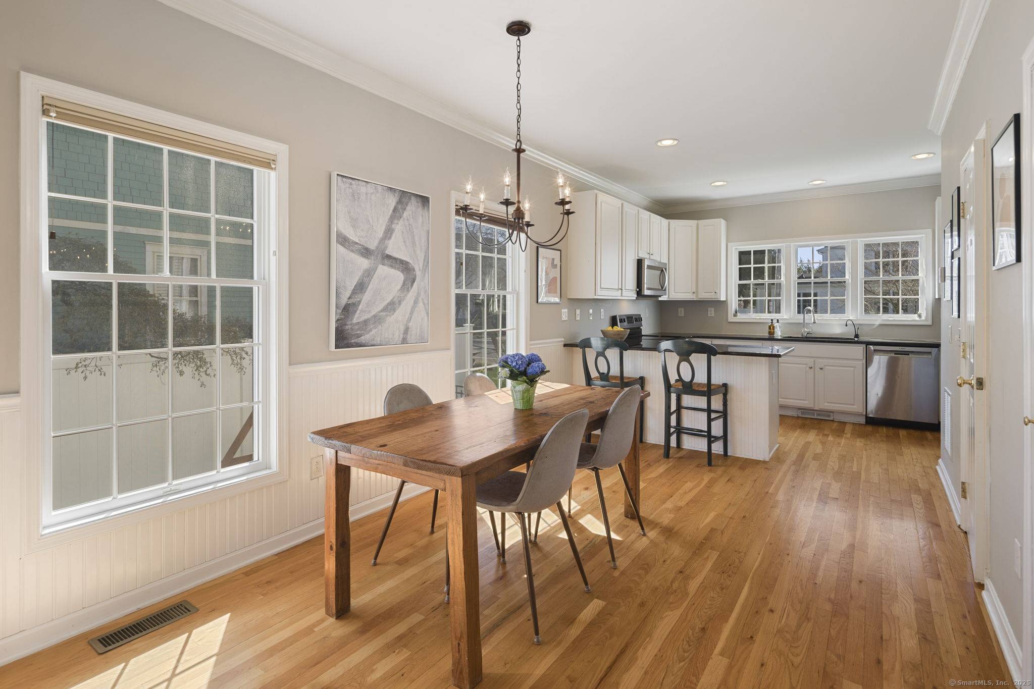 New Canaan, CT 06840,124 East Avenue #124