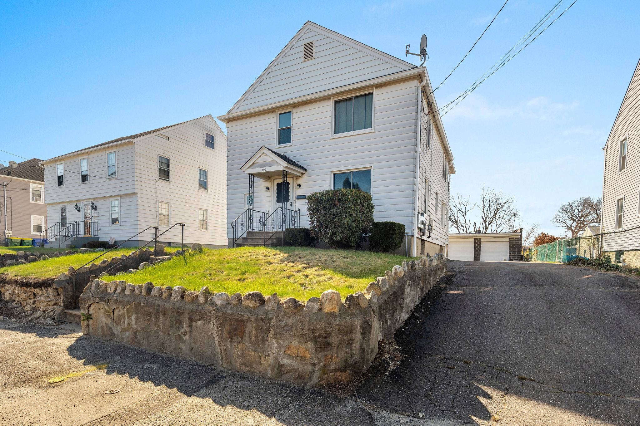Waterbury, CT 06704,499 Hill Street