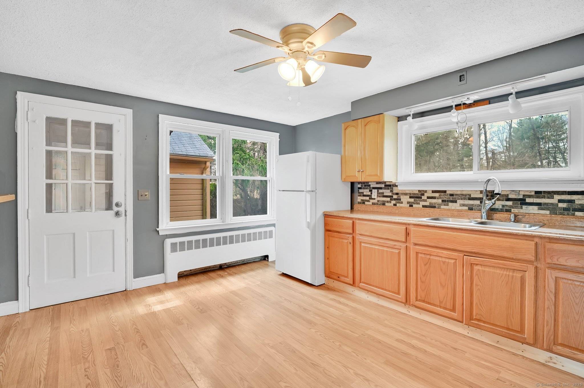 Bloomfield, CT 06002,141 Tunxis Avenue