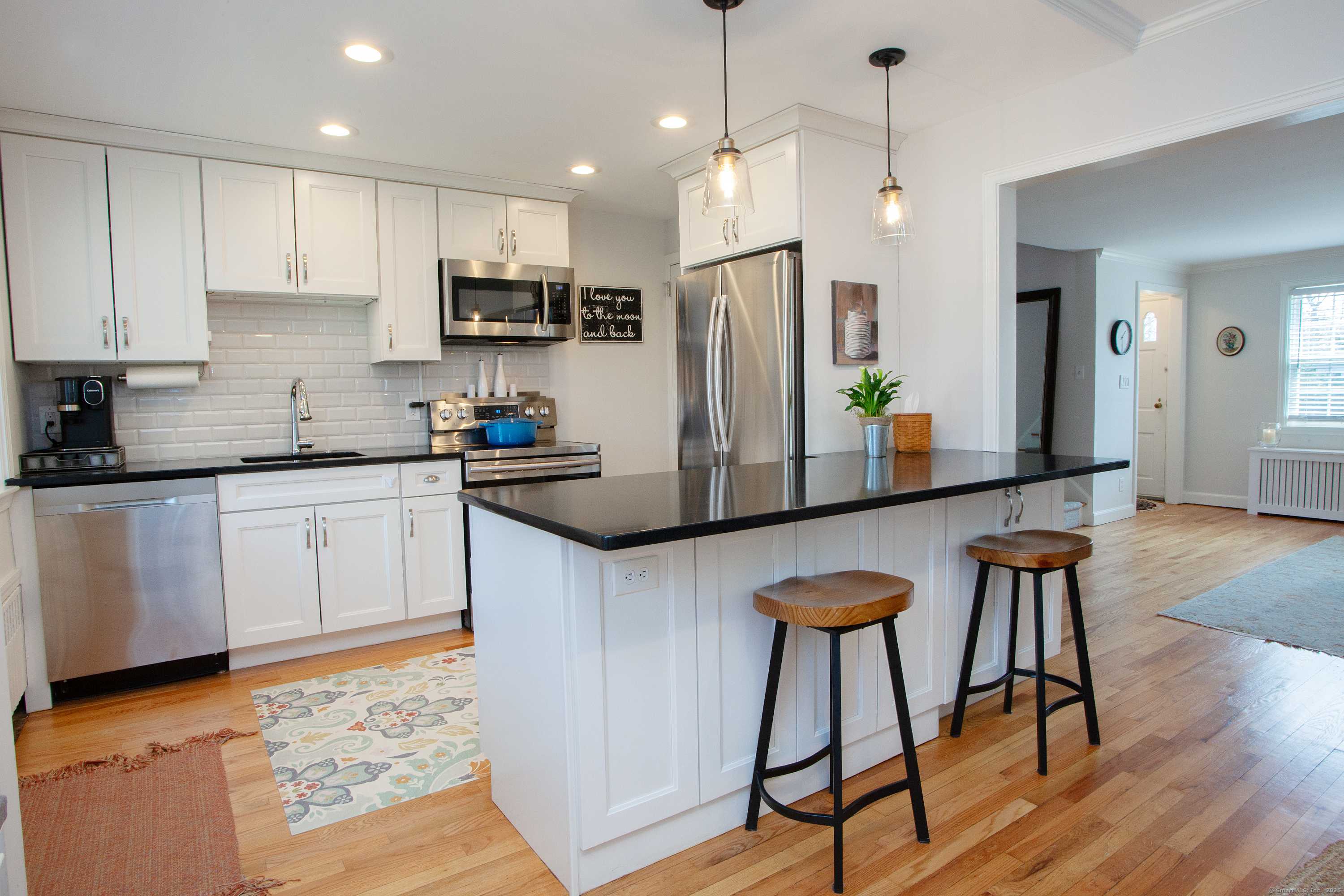 West Hartford, CT 06107,1072A Farmington Avenue #1072A