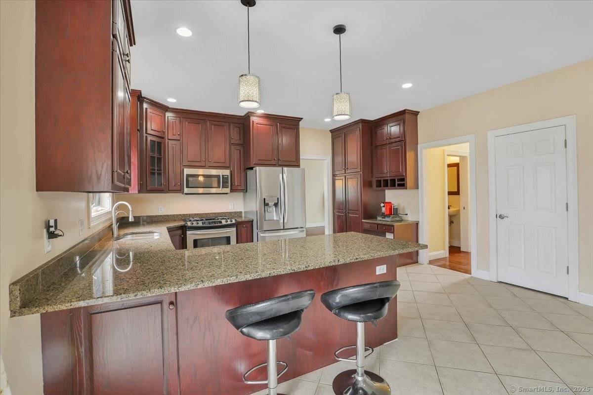 Cromwell, CT 06416,7 Apple Hill Drive