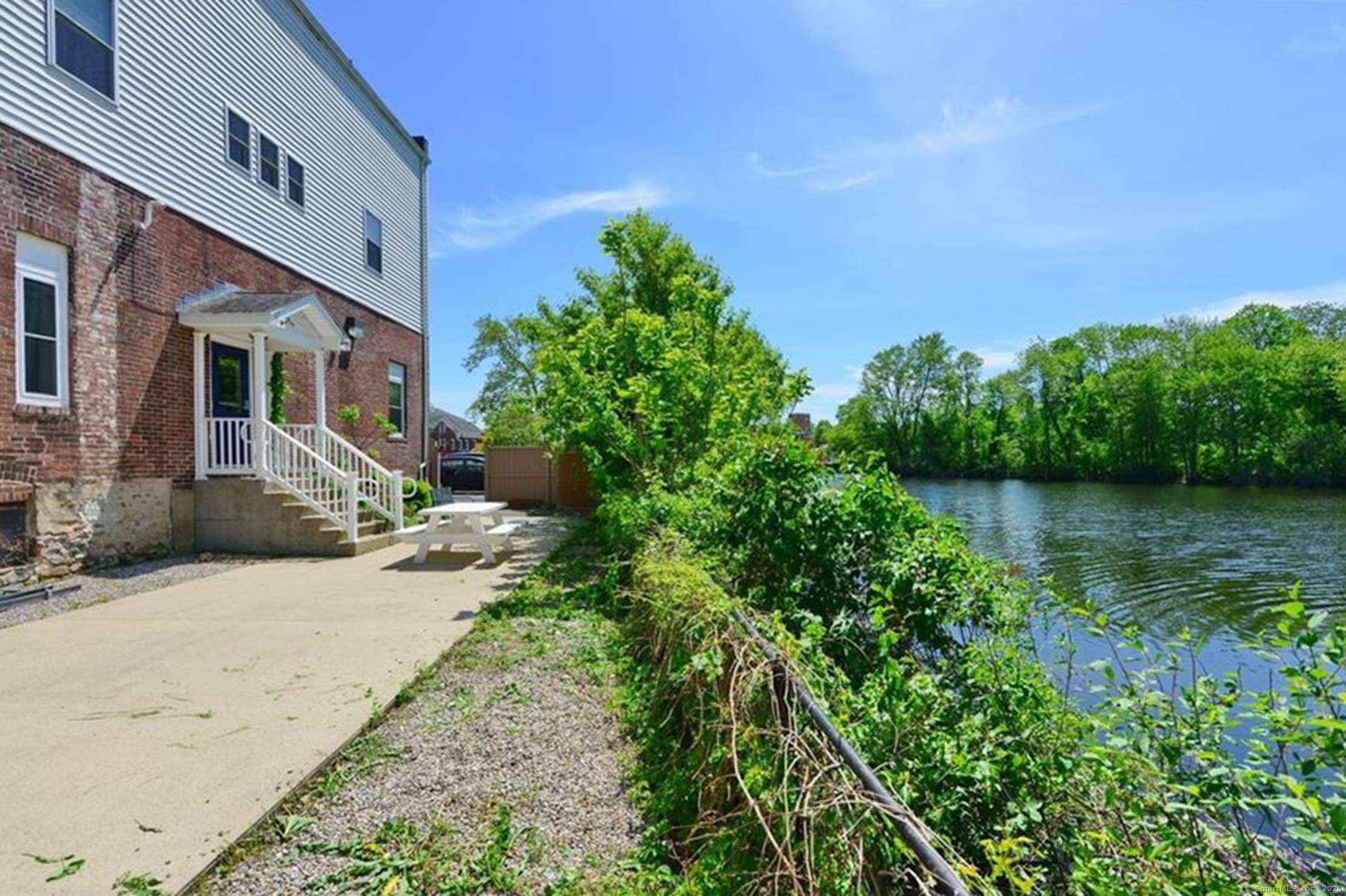 Killingly, CT 06239,13 Water Street