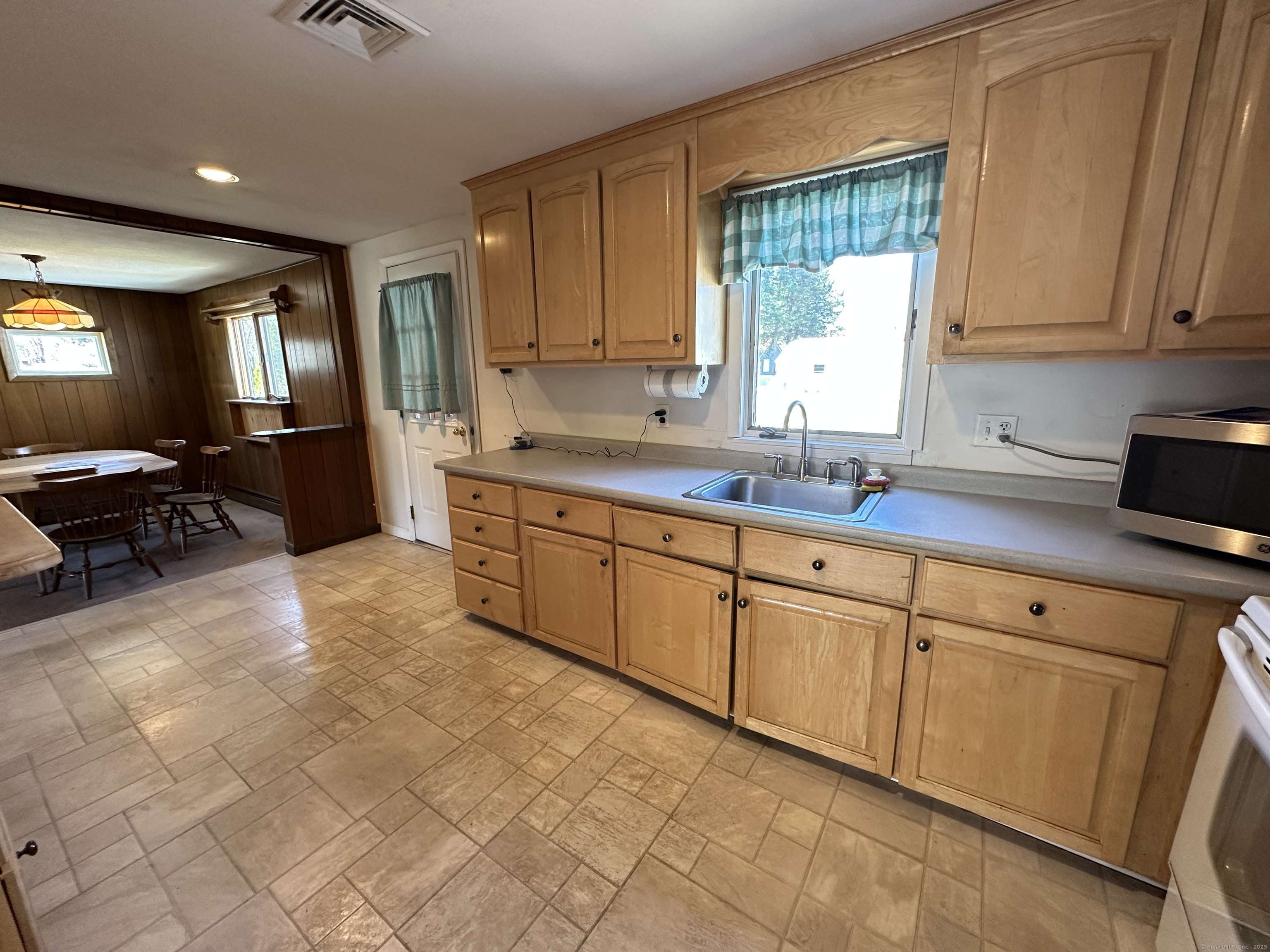 Windsor Locks, CT 06096,412 Halfway House Road