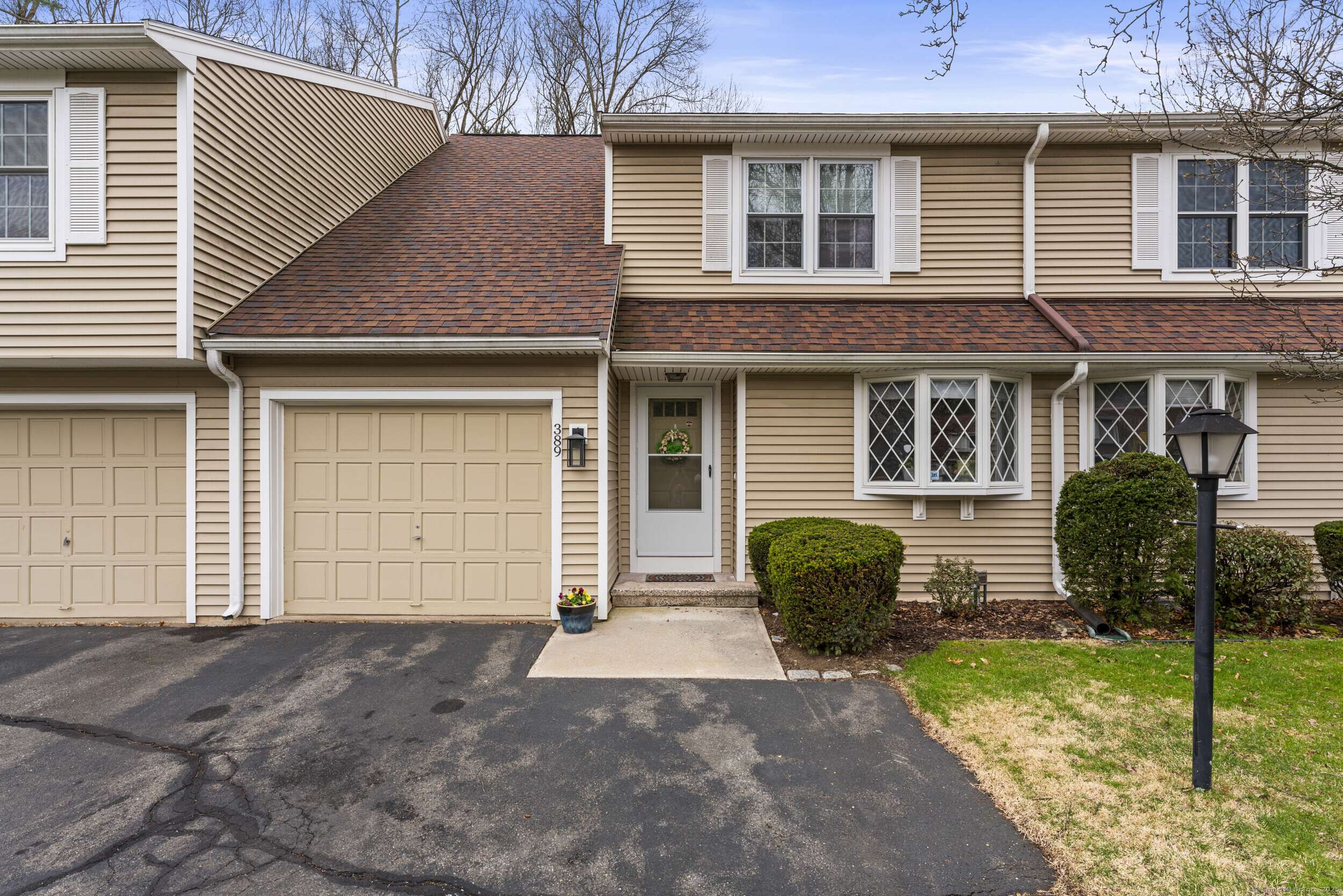 Enfield, CT 06082,389 The Meadows #389