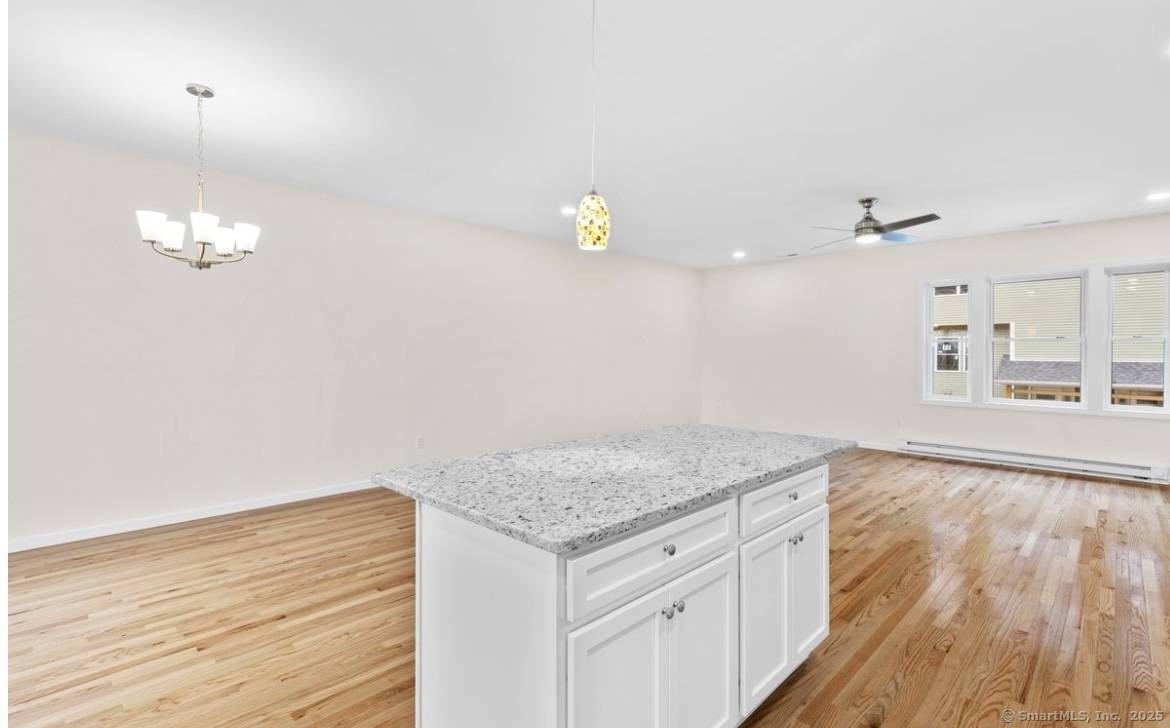 Hamden, CT 06518,455 Sherman Rear Avenue #22