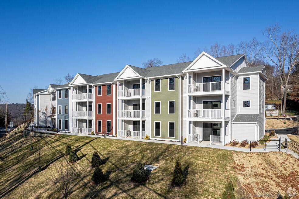 Canton, CT 06019,401 Albany Turnpike #307