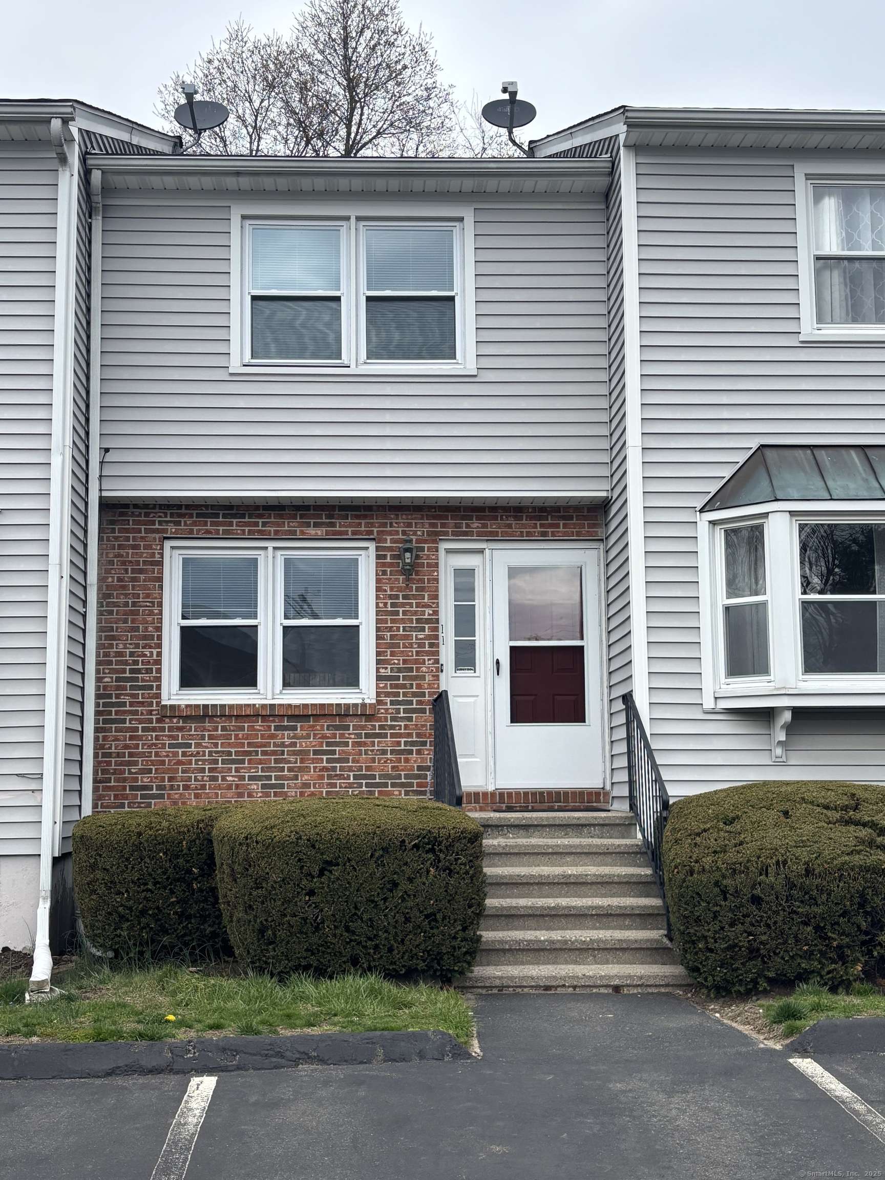 Bridgeport, CT 06606,3245 Madison Avenue #APT 11