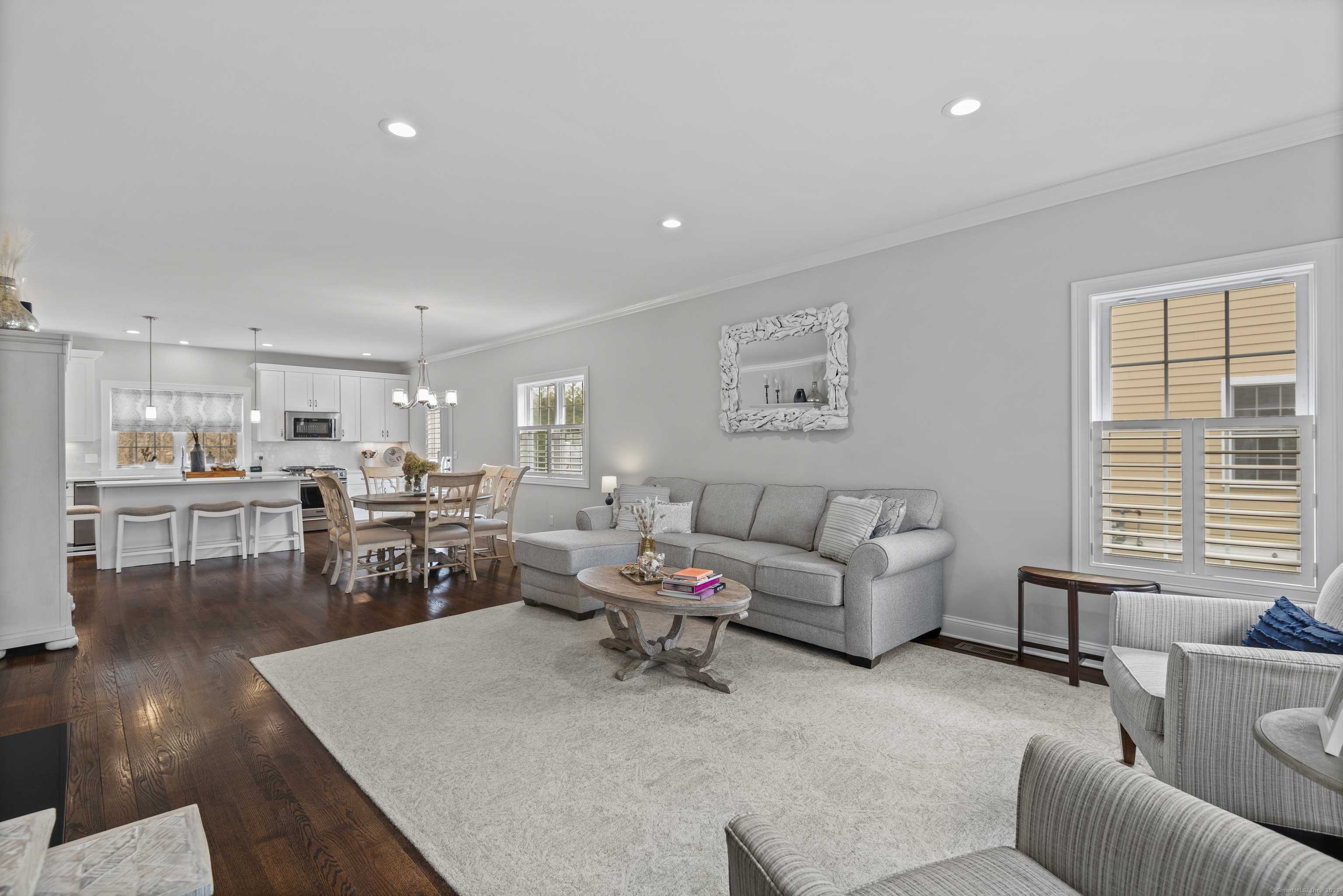 Madison, CT 06443,67 Boston Post Road #11