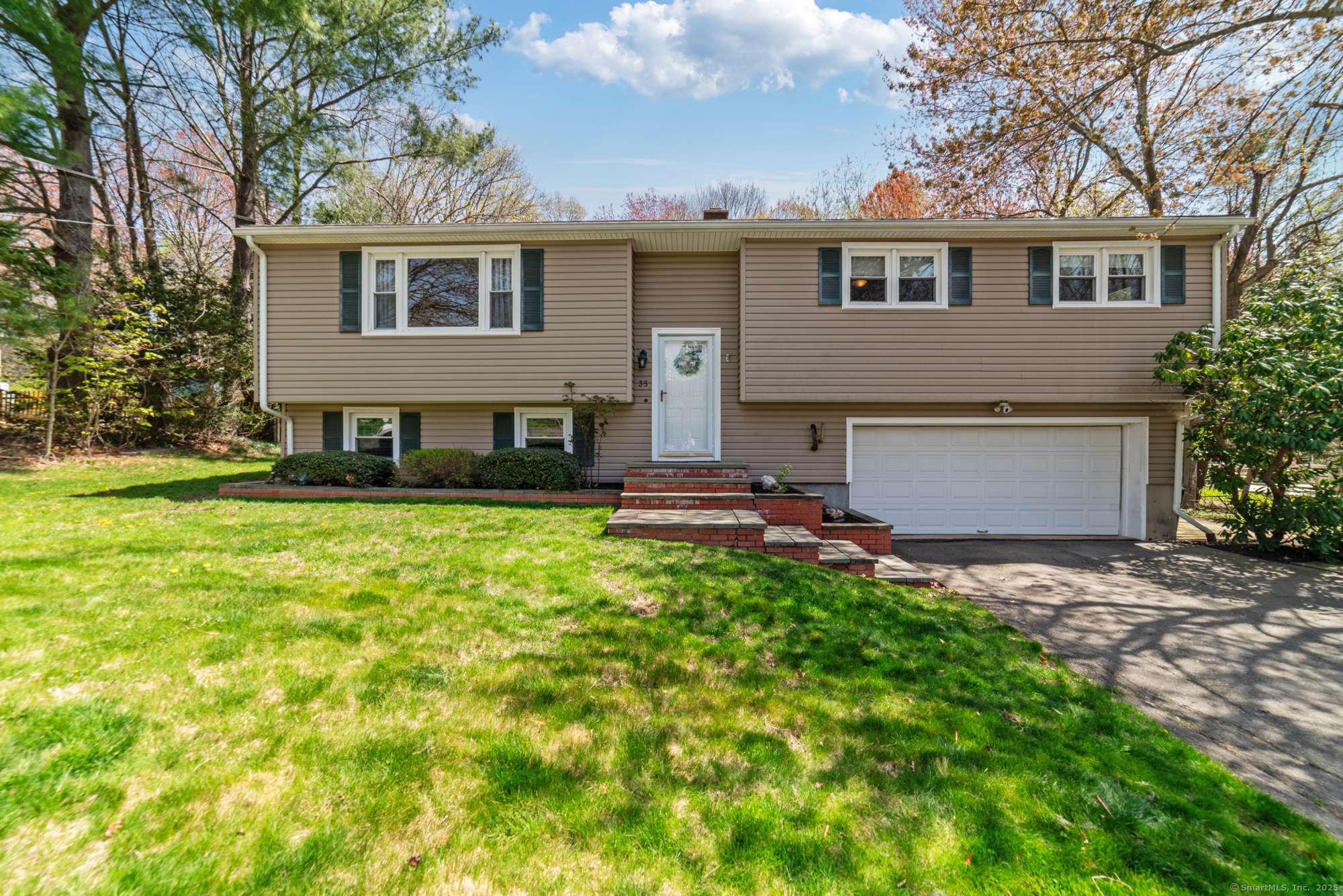 Wolcott, CT 06716,35 Patricia Lane