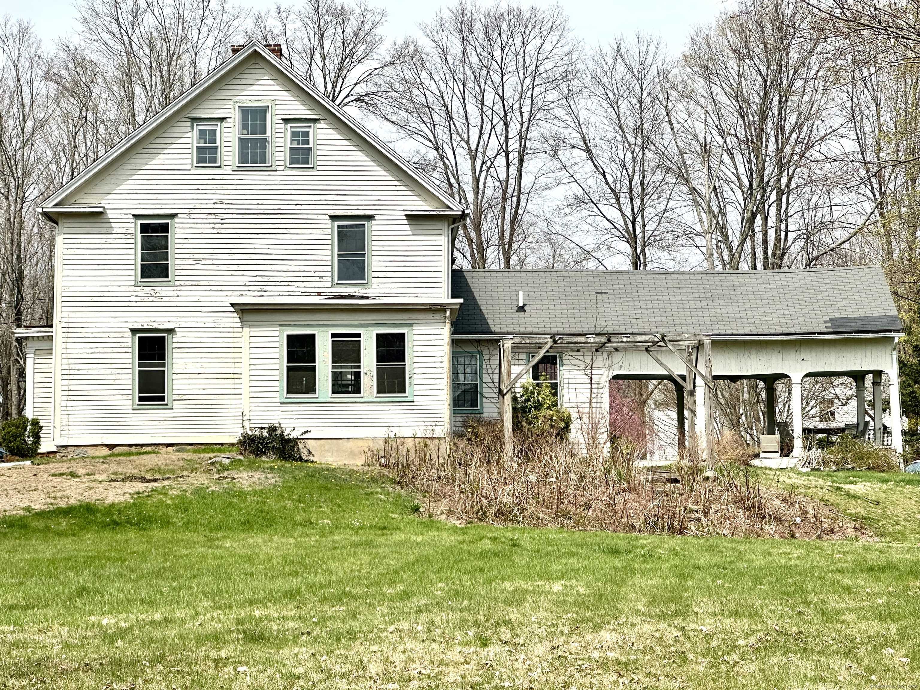 Woodbridge, CT 06525,471 Amity Road