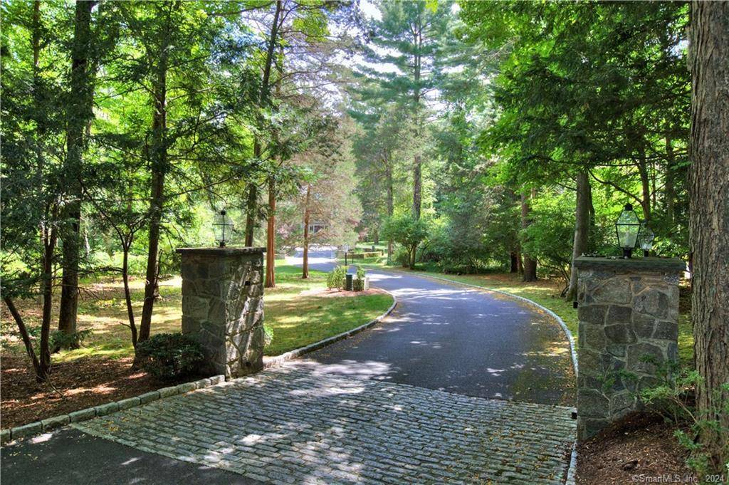 Westport, CT 06880,62 Weston Road