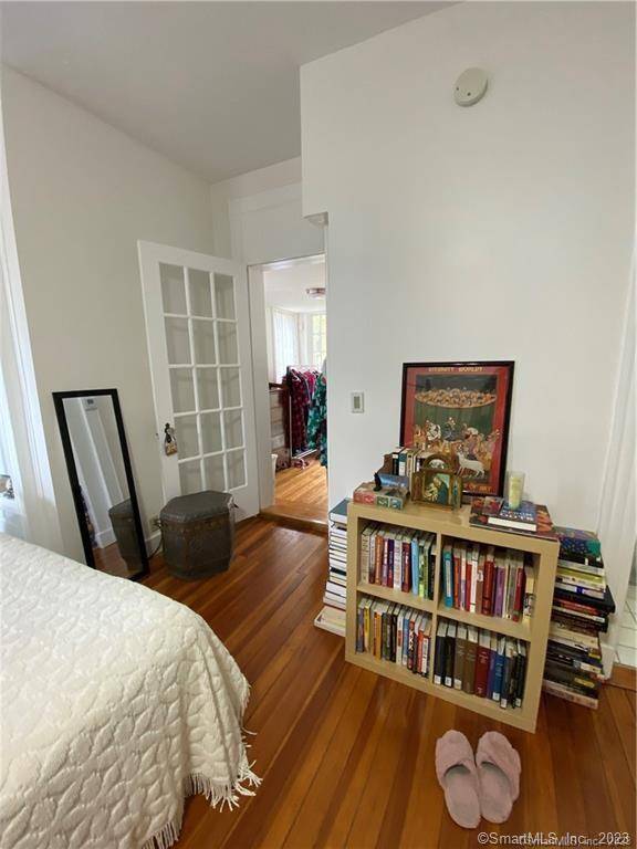 New Haven, CT 06511,698 Orange Street #1R