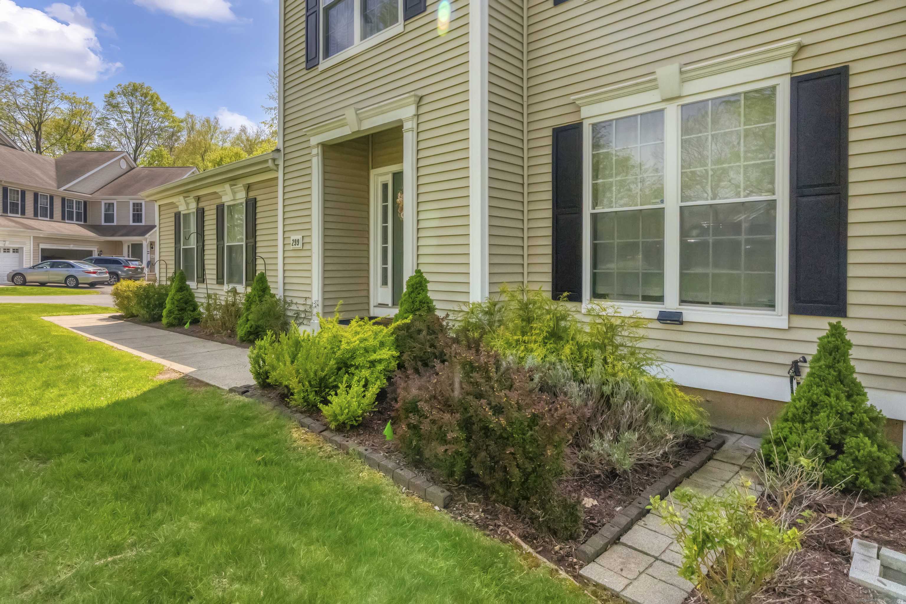 Newington, CT 06111,299 Sterling Drive #299