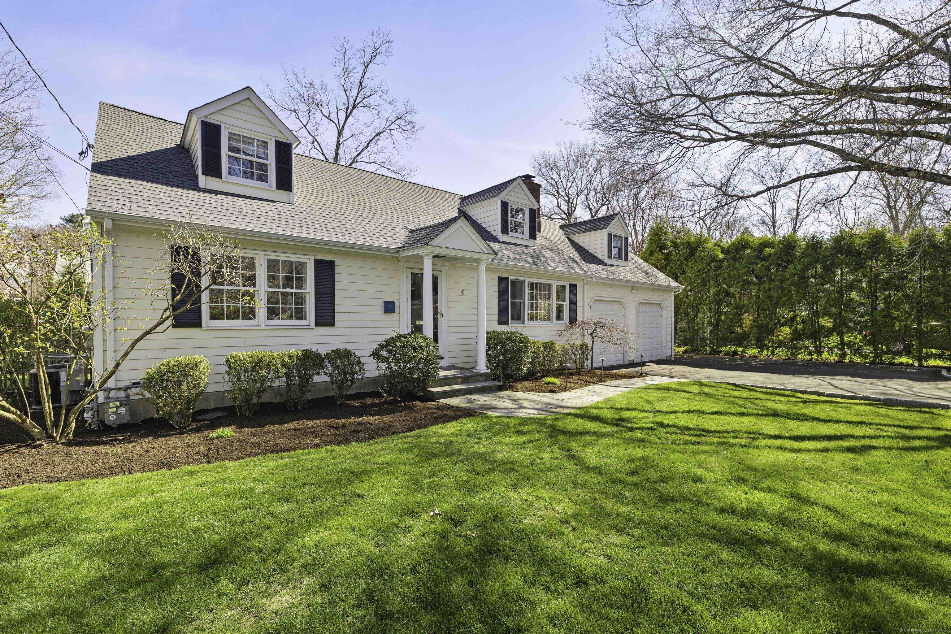 Greenwich, CT 06807,19 Pond Place