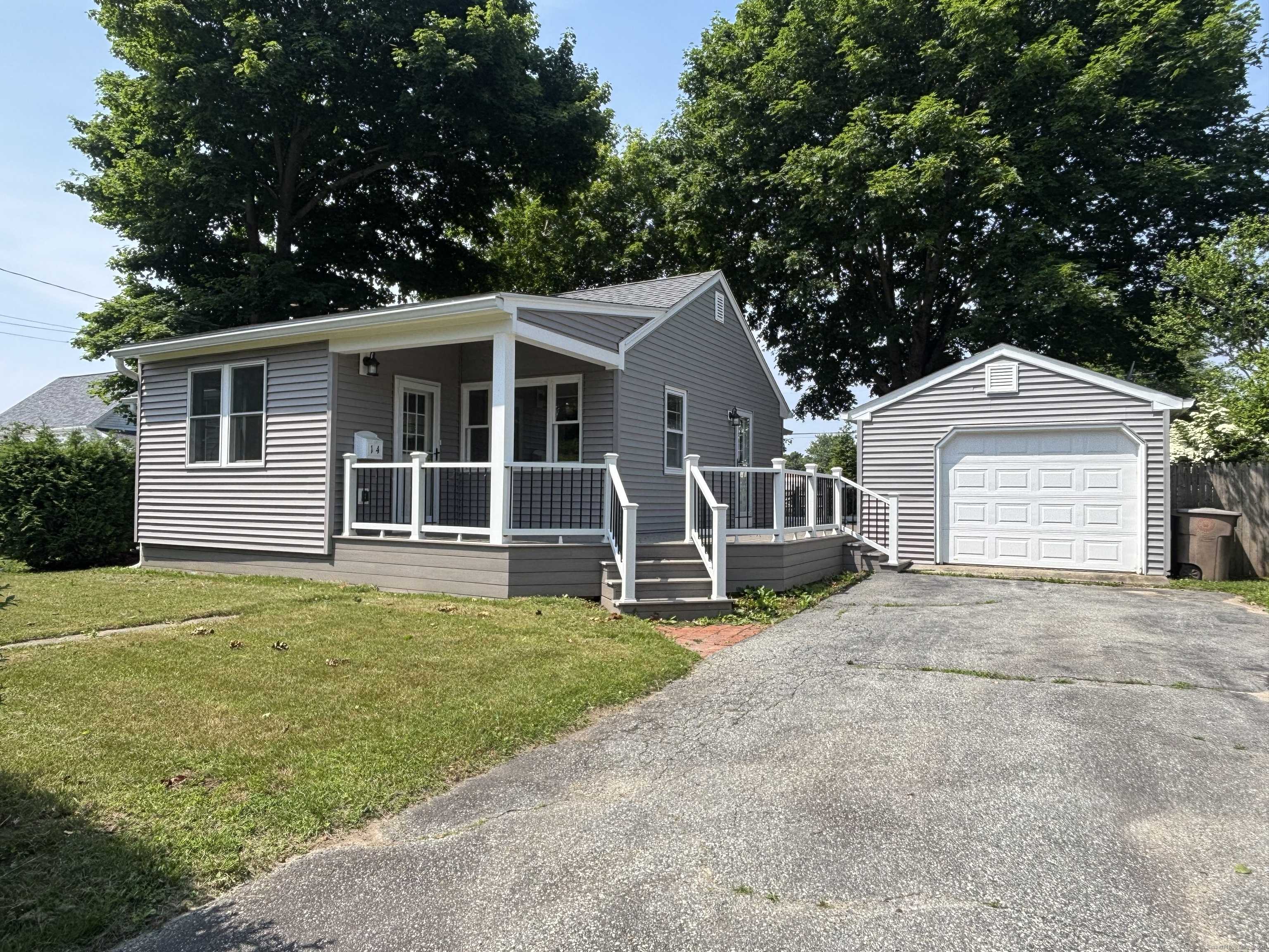 East Lyme, CT 06357,14 North Washington Avenue