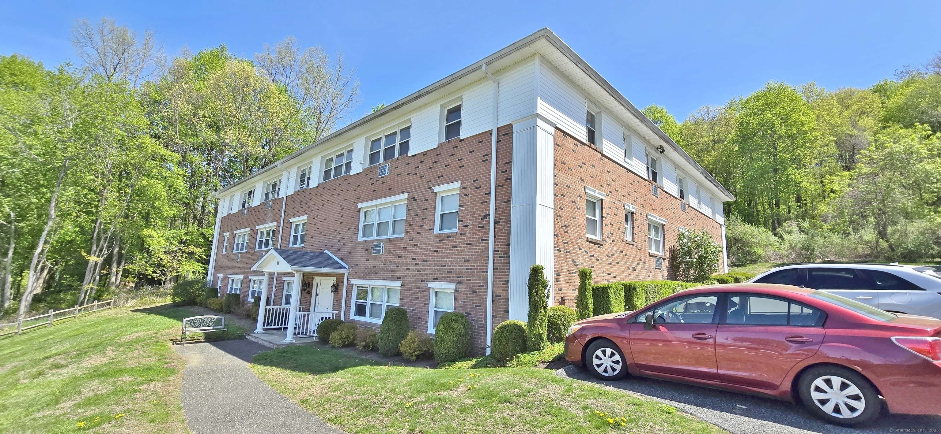 New Milford, CT 06776,17 Fordyce Court #APT 12