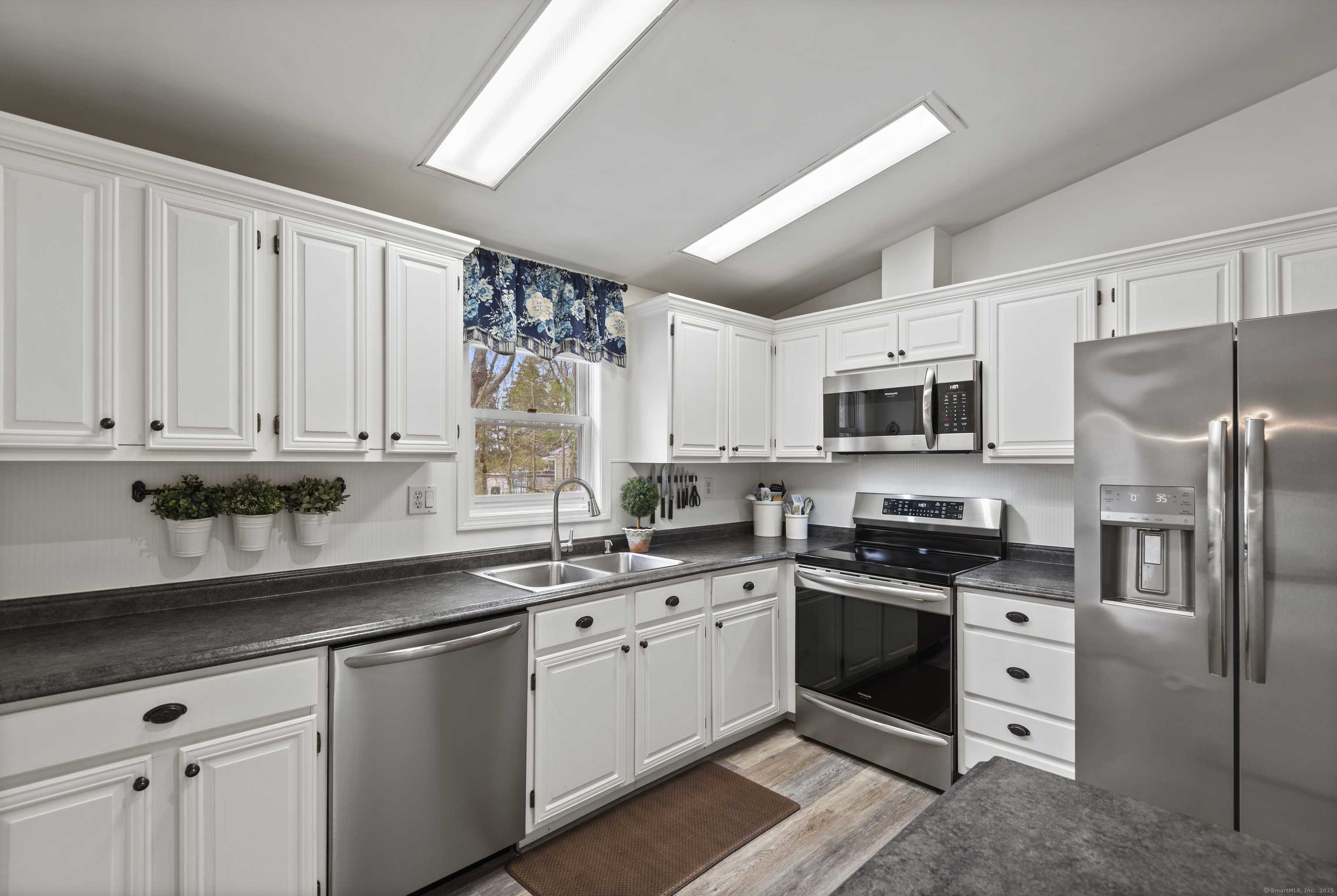 Ledyard, CT 06339,4 Barton Lane