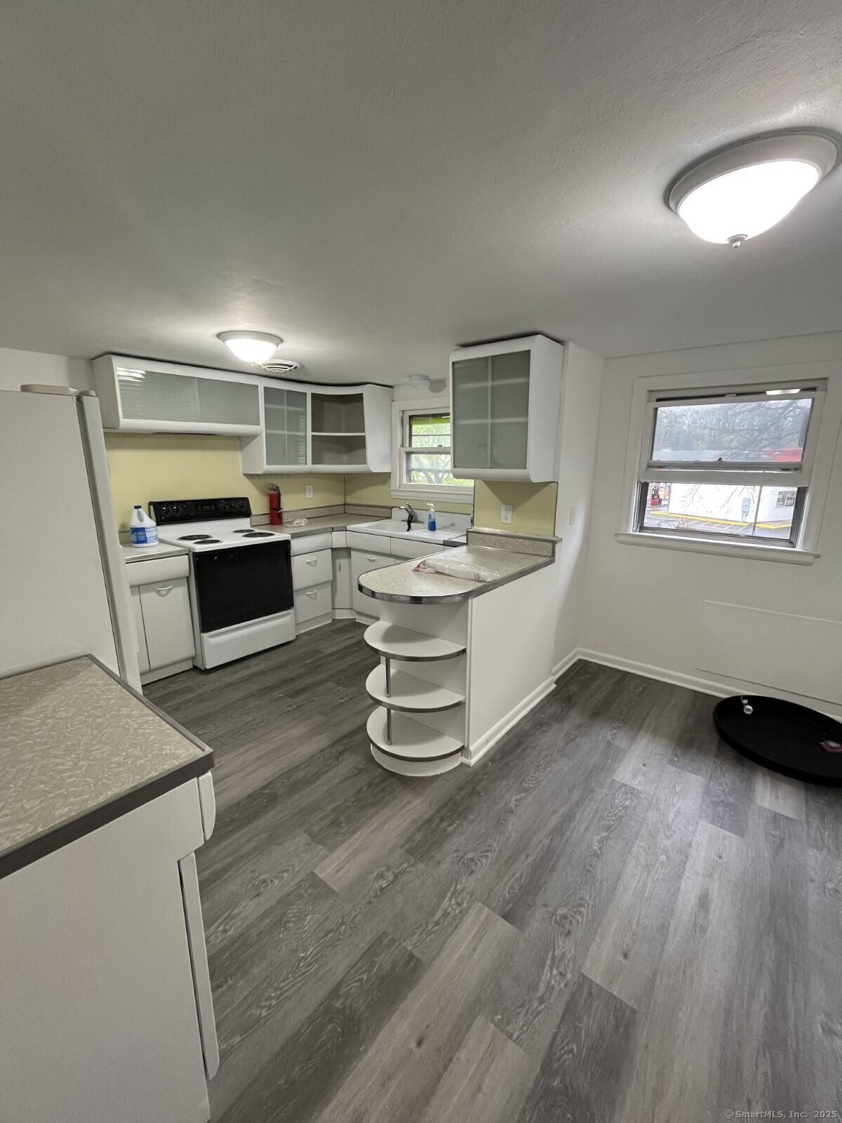Plymouth, CT 06786,8 Burnham Street #2A