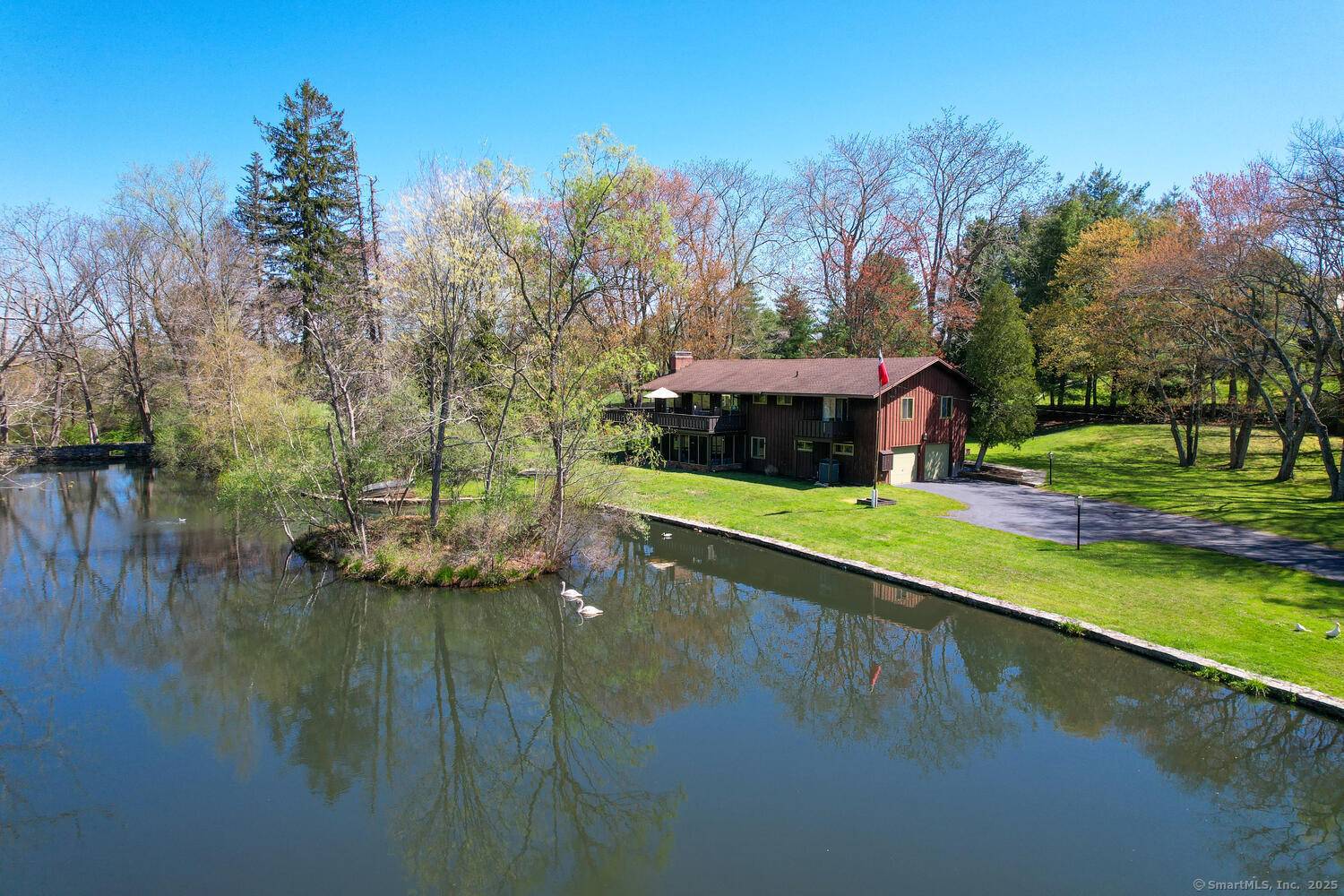Newtown, CT 06470,4 Whippoorwill Hill Road