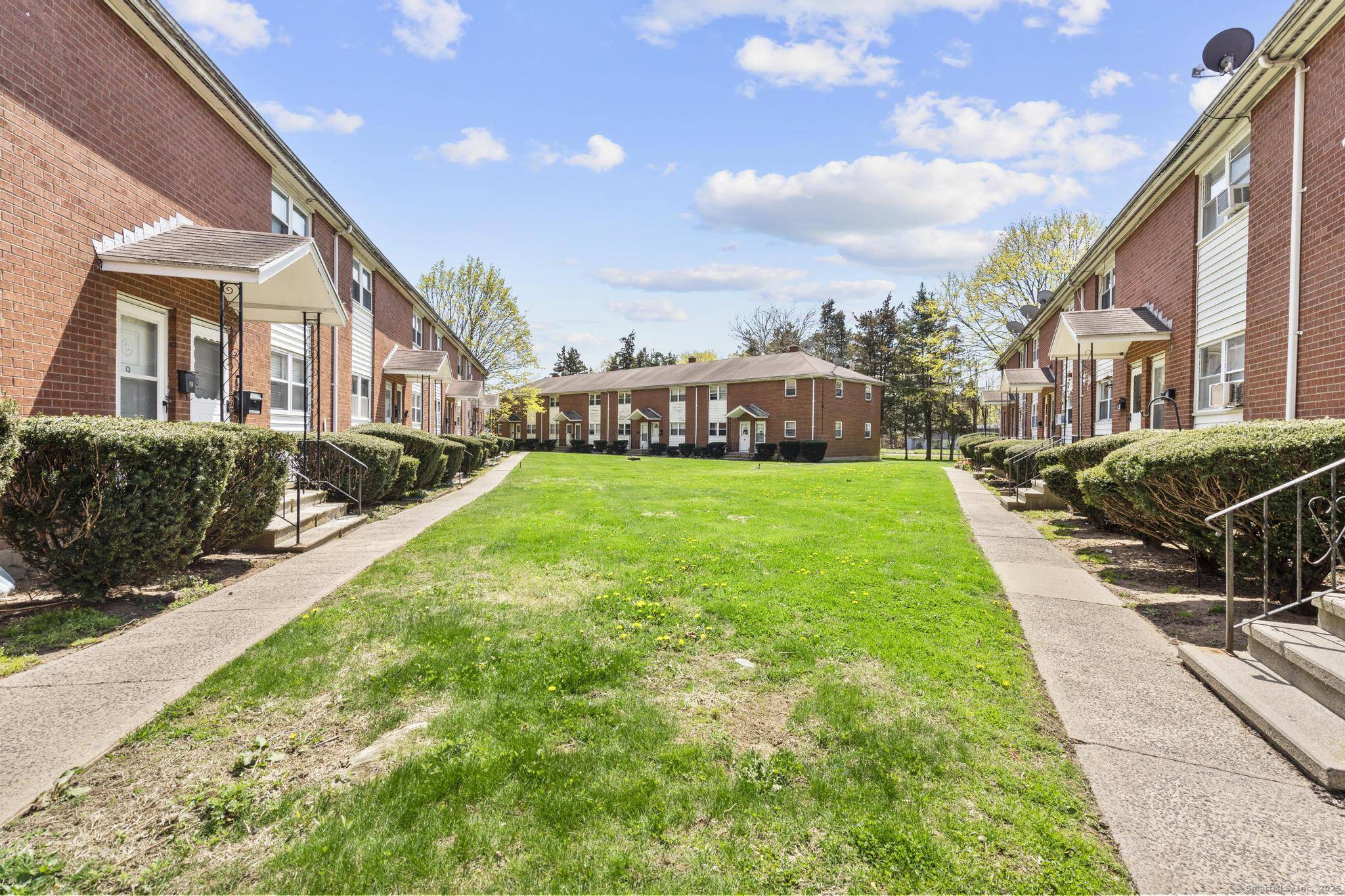 East Haven, CT 06512,75 Saltonstall Parkway #A20