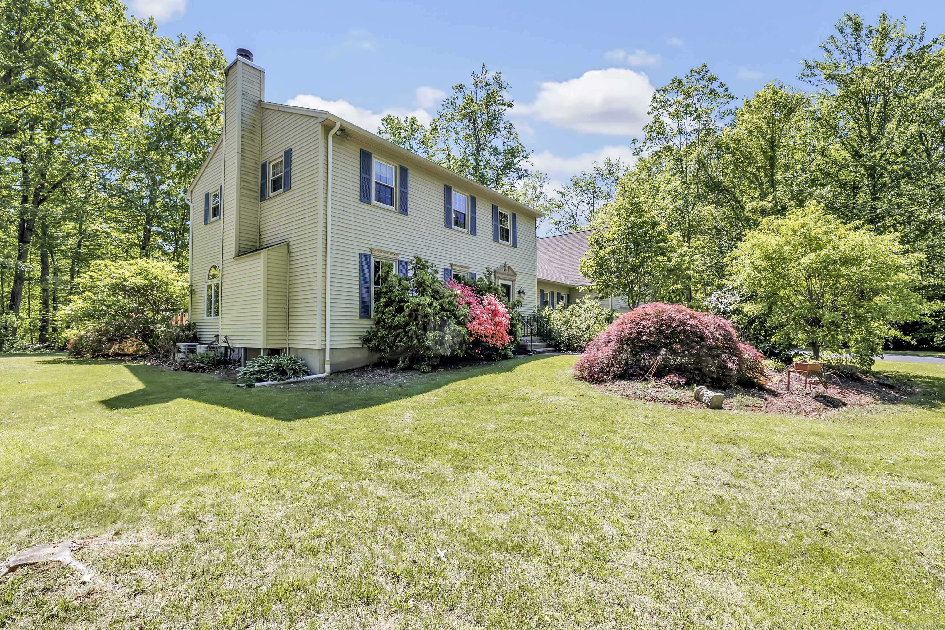 Hamden, CT 06518,230 Tom Swamp Road