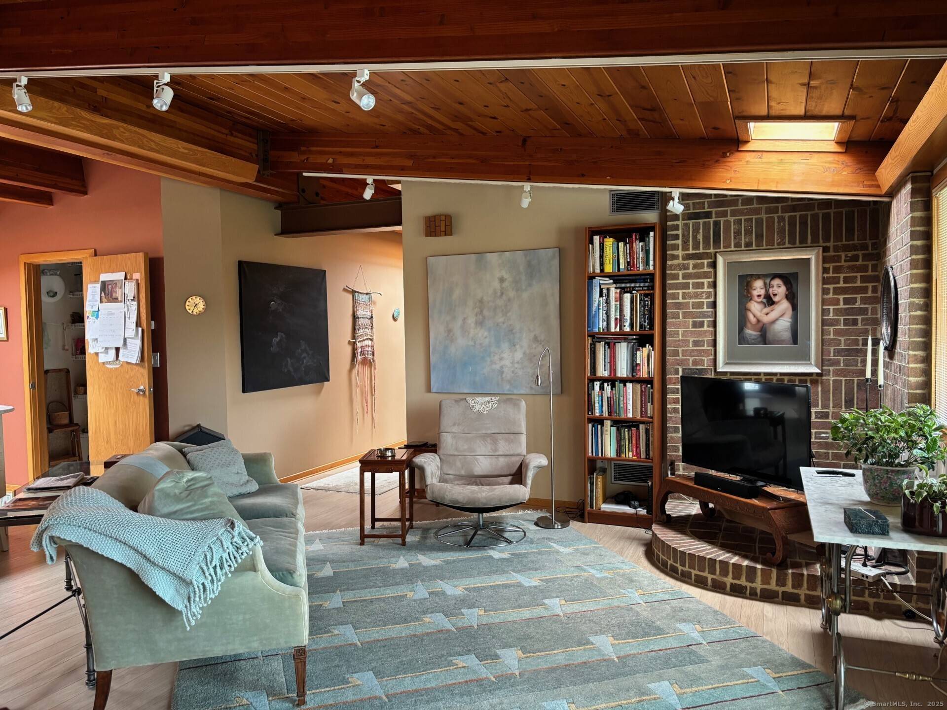Woodbury, CT 06798,54 Barnhill Road