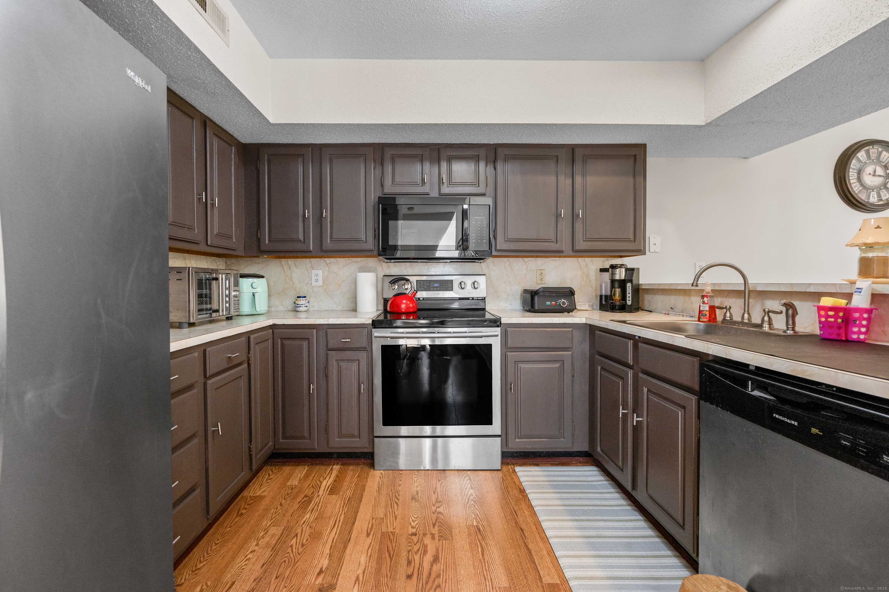 Bristol, CT 06010,489 Wolcott Street #APT 117